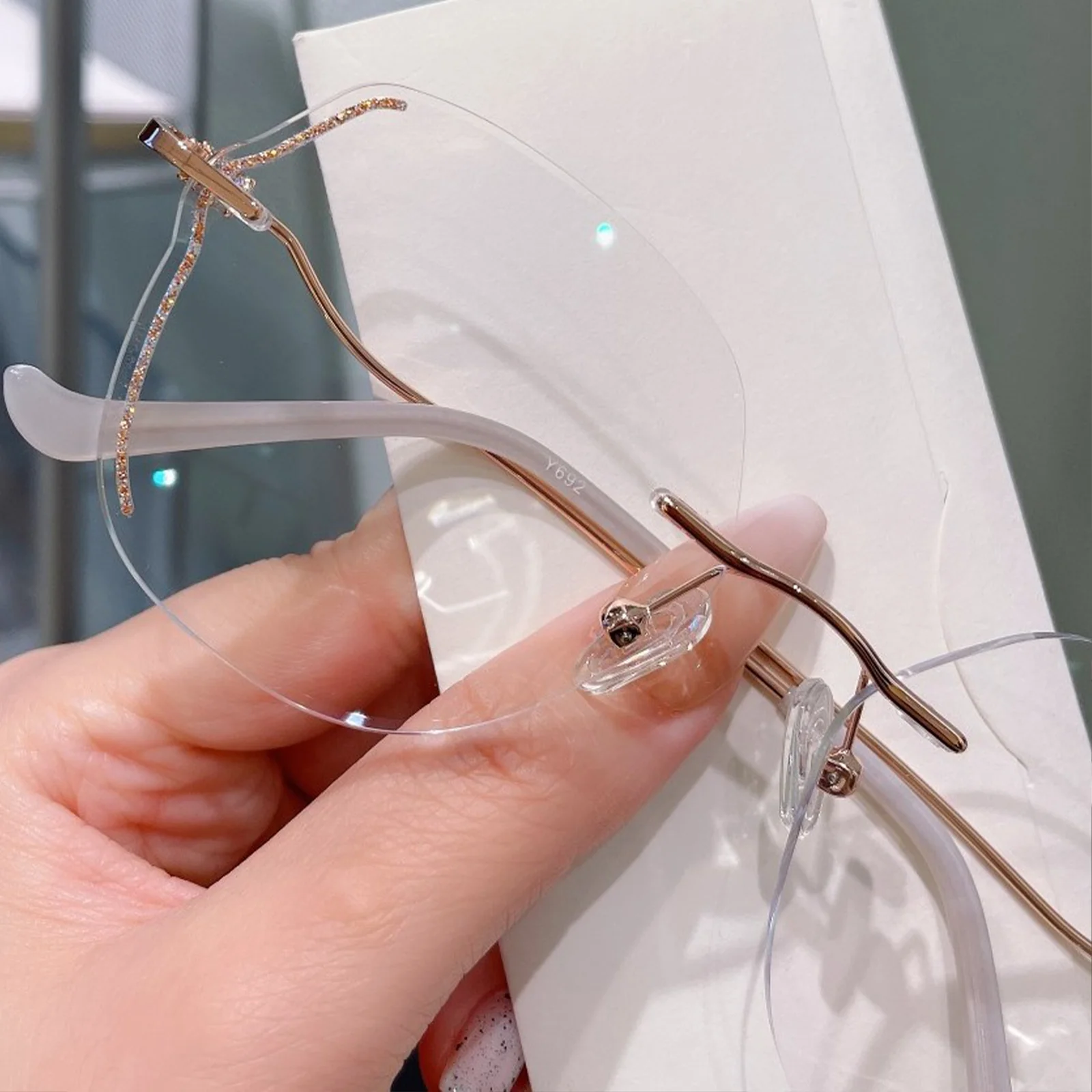 Lumi Eyeglasses - Image 3