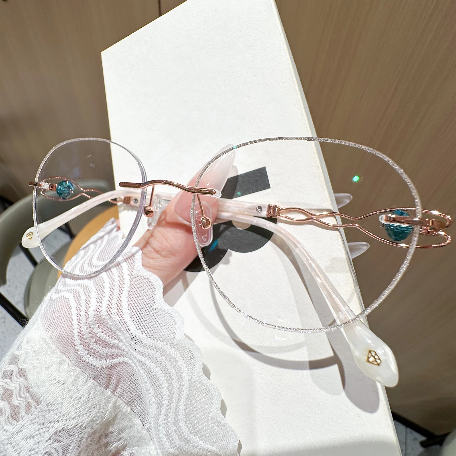 Luna Eyeglasses - Image 4