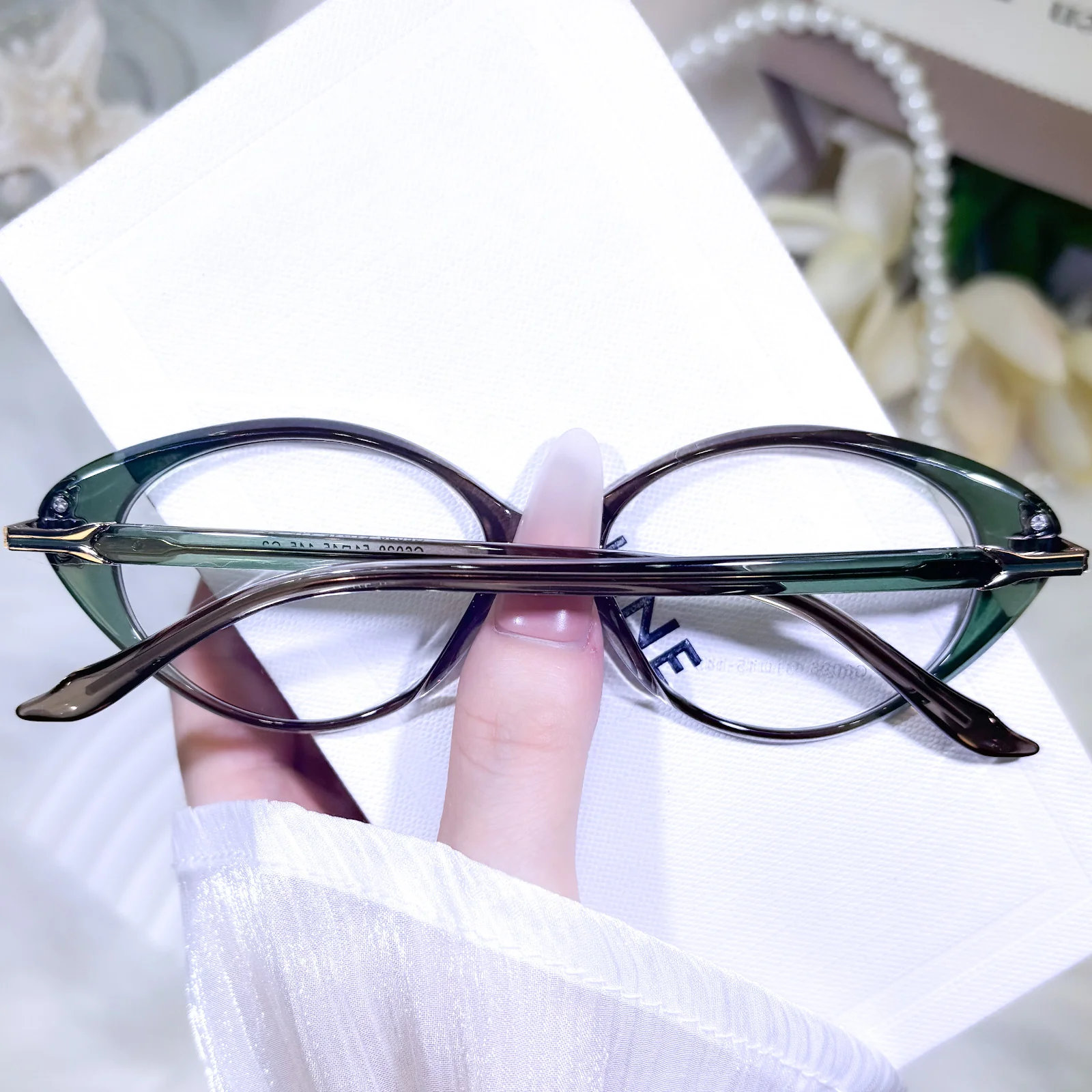 Lynra Eyeglasses - Image 10