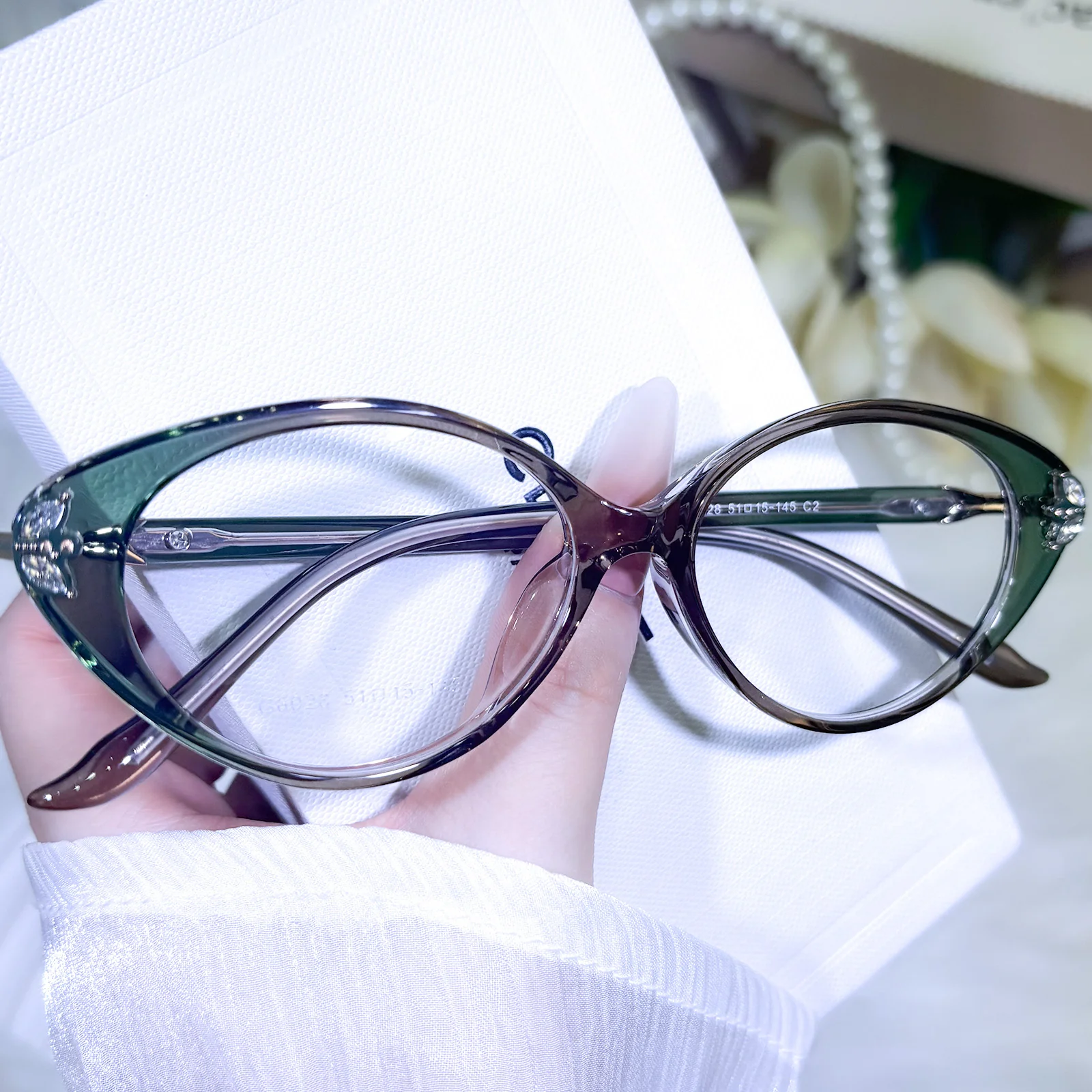 Lynra Eyeglasses - Image 8