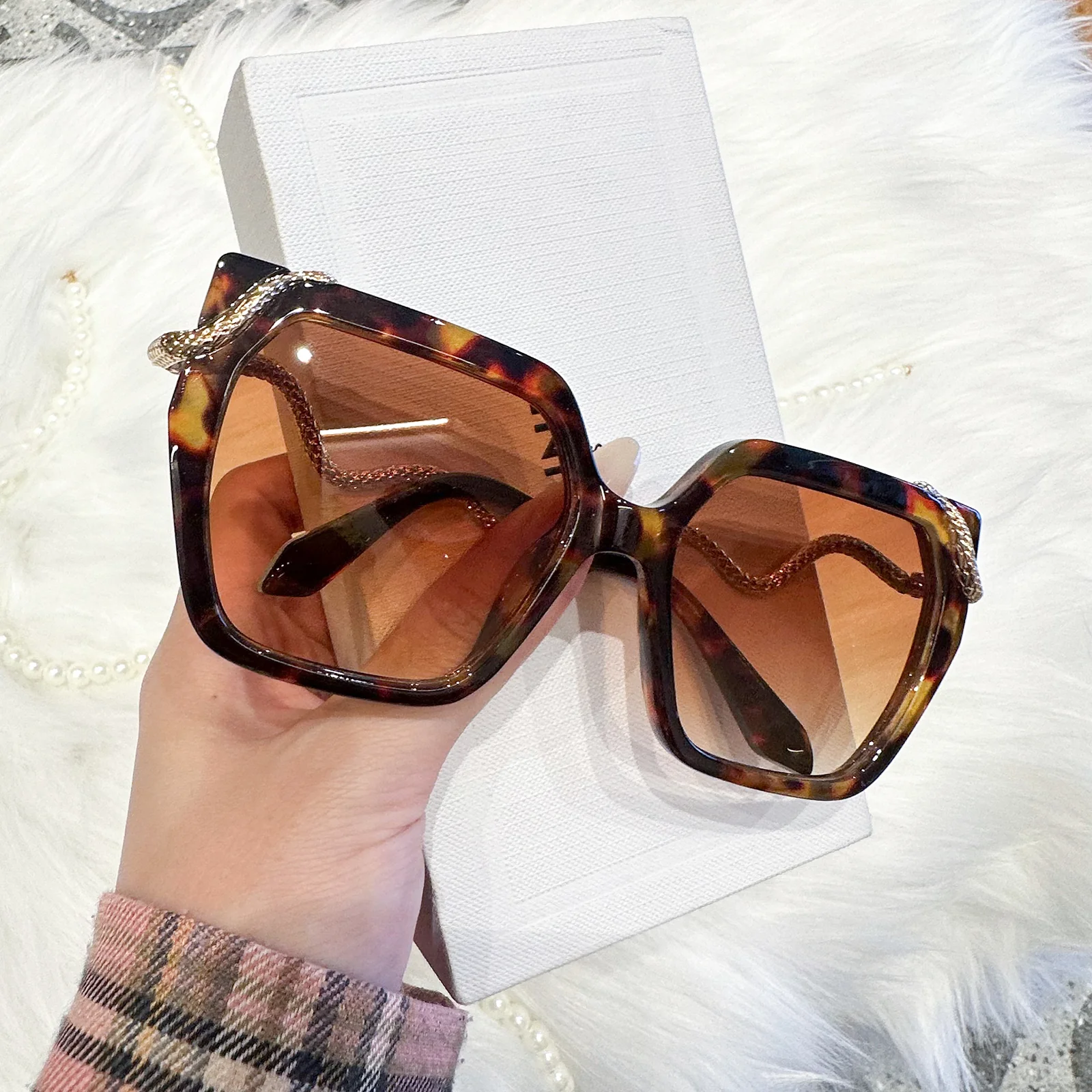 Medusa Sunglasses - Image 4