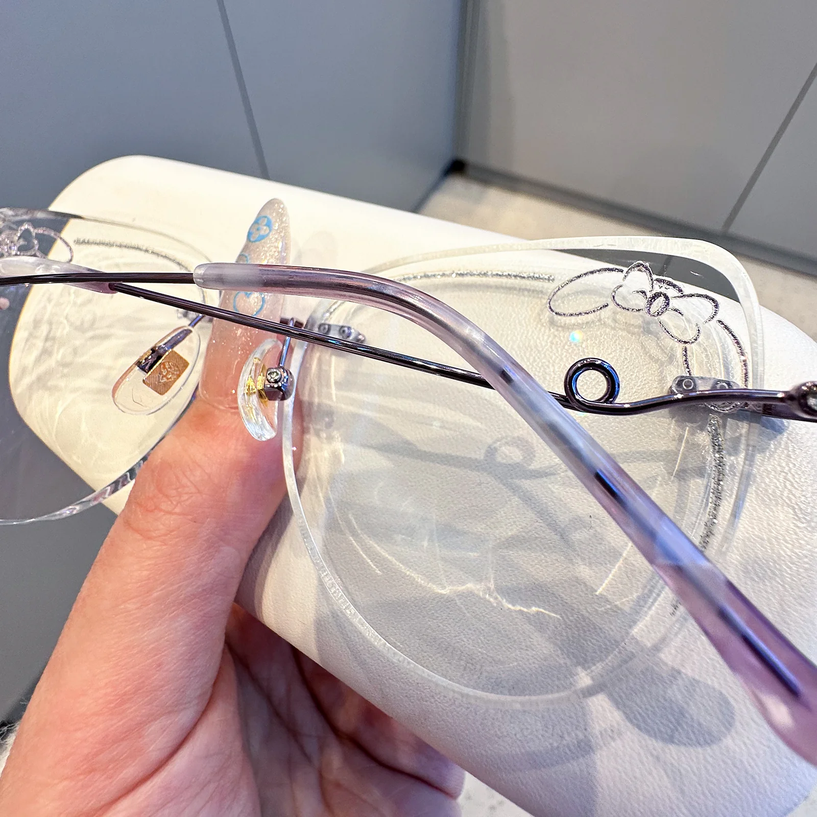Melo Eyeglasses - Image 13