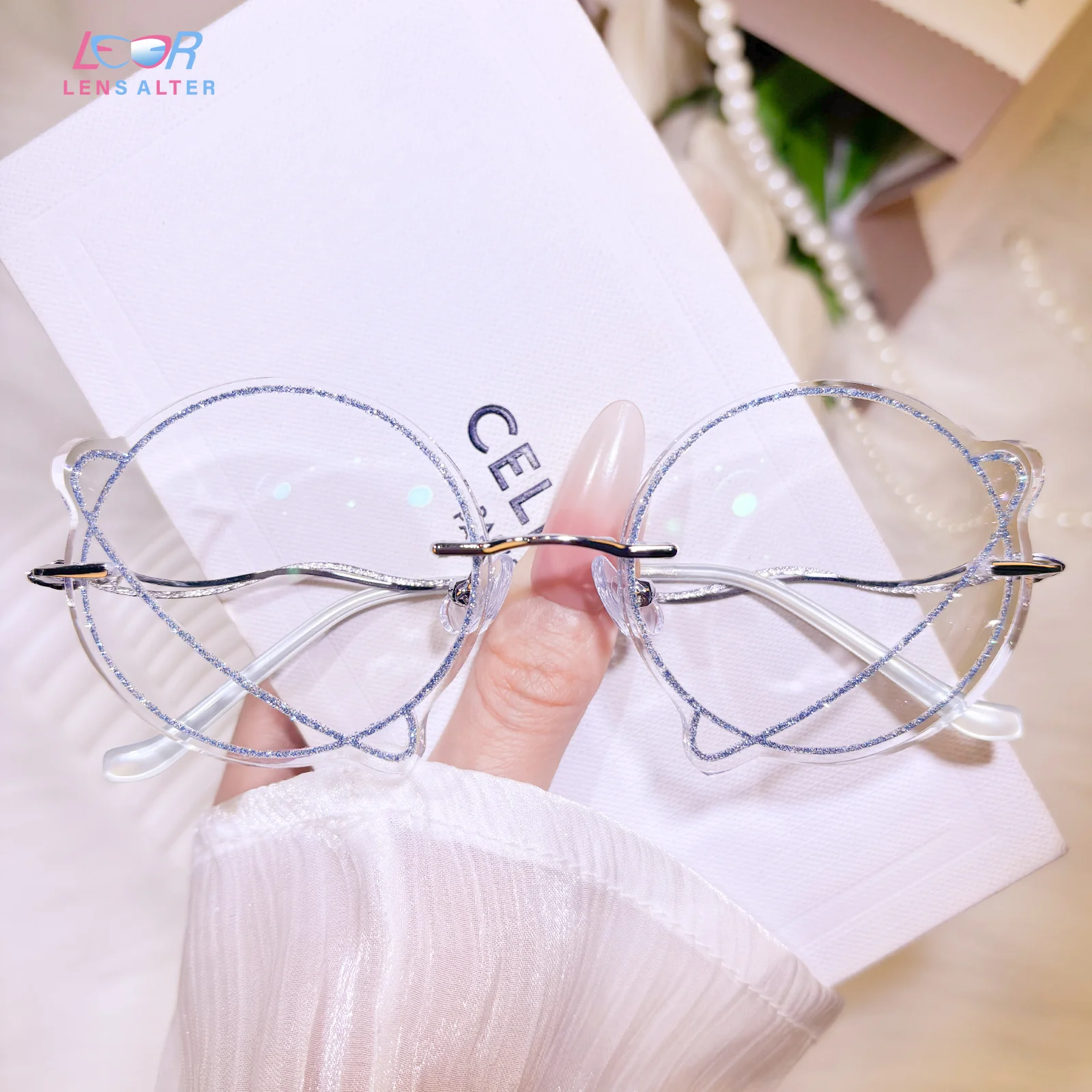 Milky Eyeglasses
