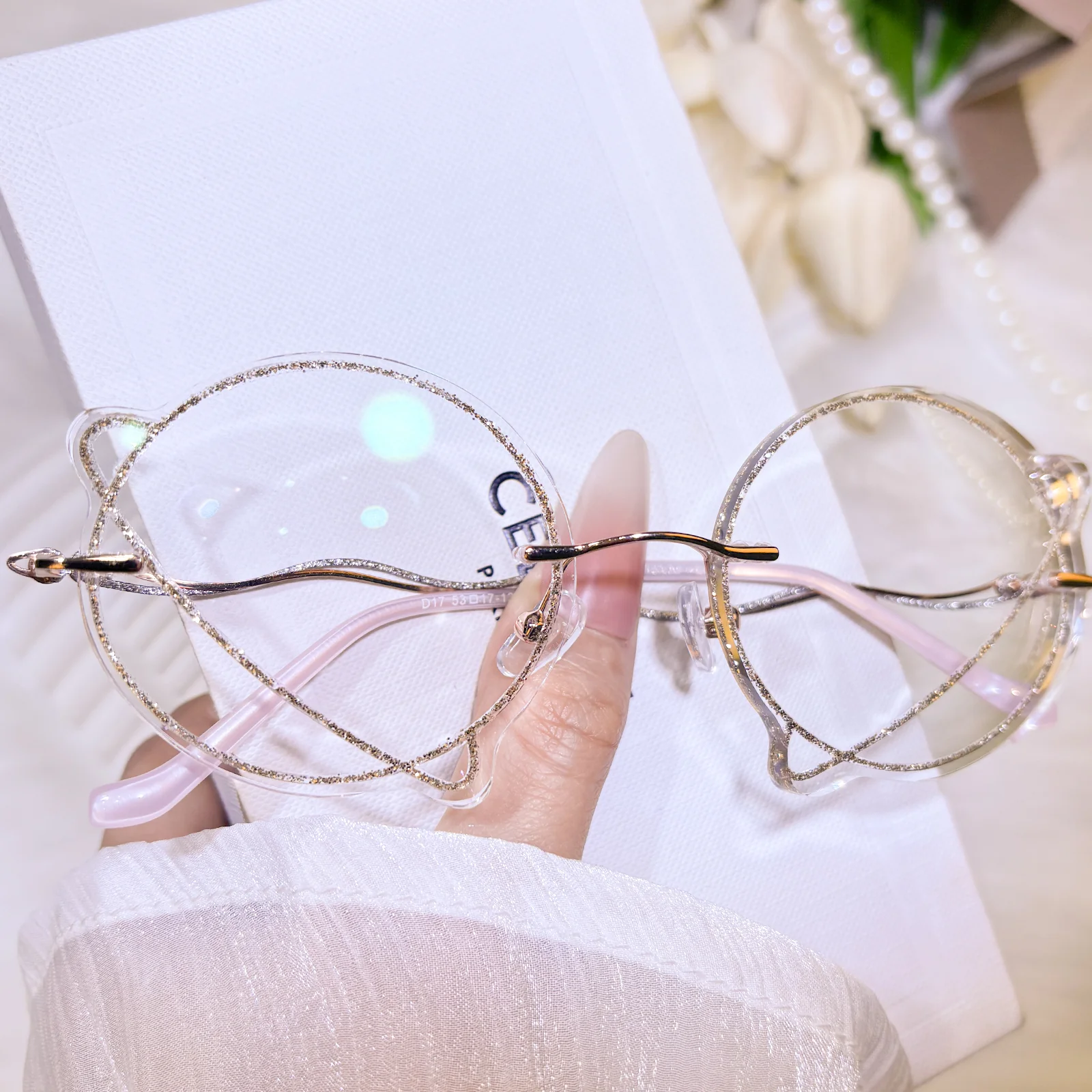 Milky Eyeglasses - Image 12