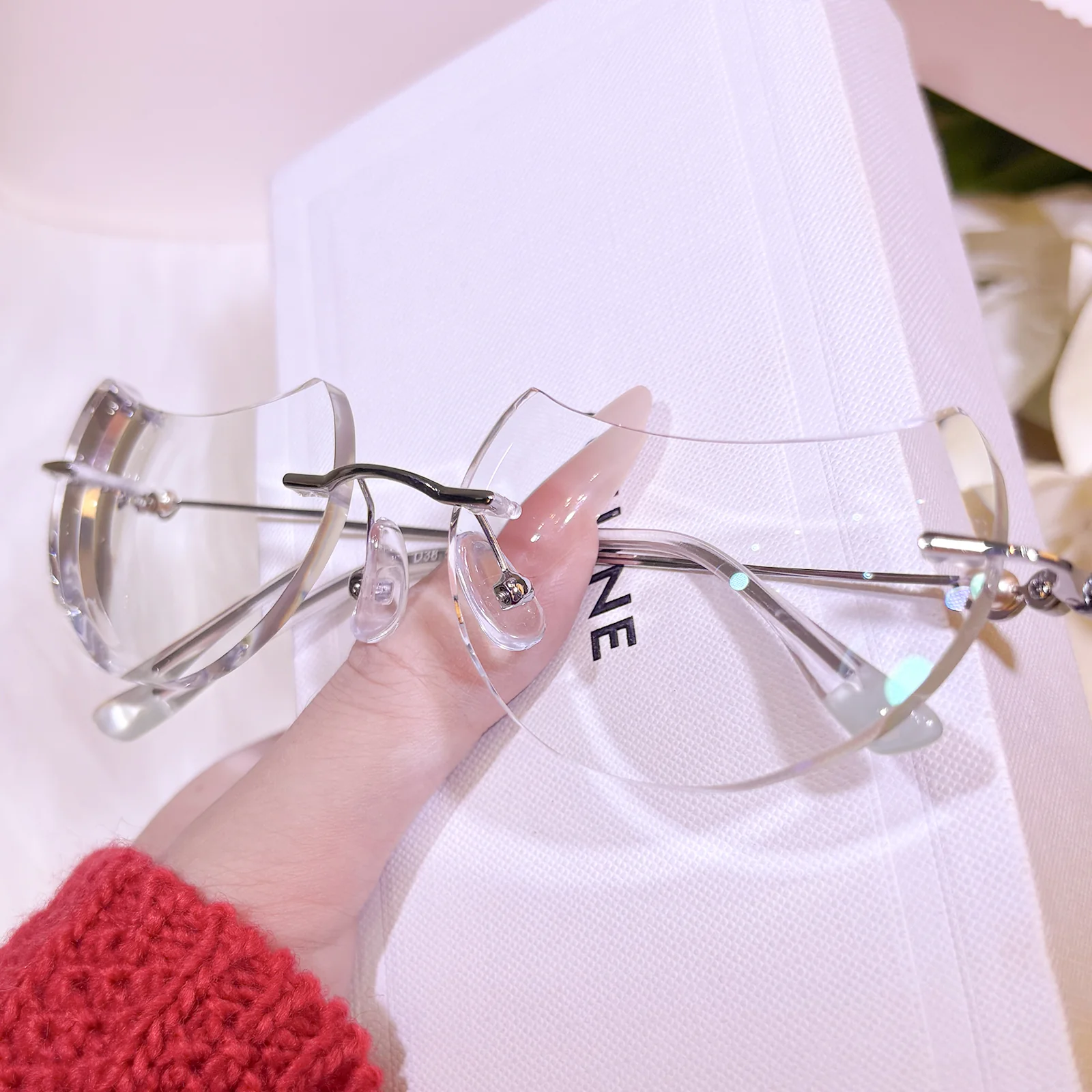 Moon Eyeglasses - Image 3