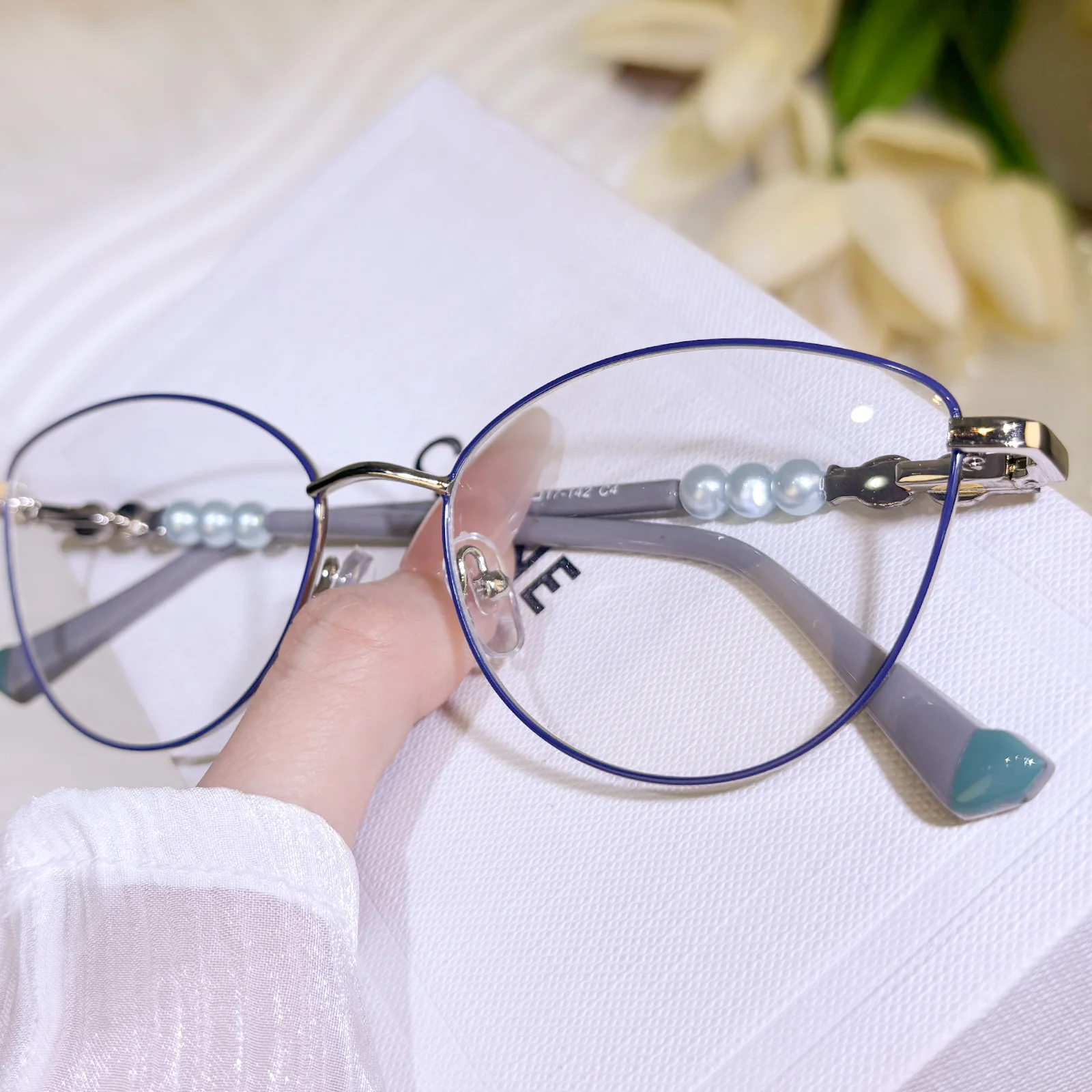 Naula Eyeglasses - Image 9
