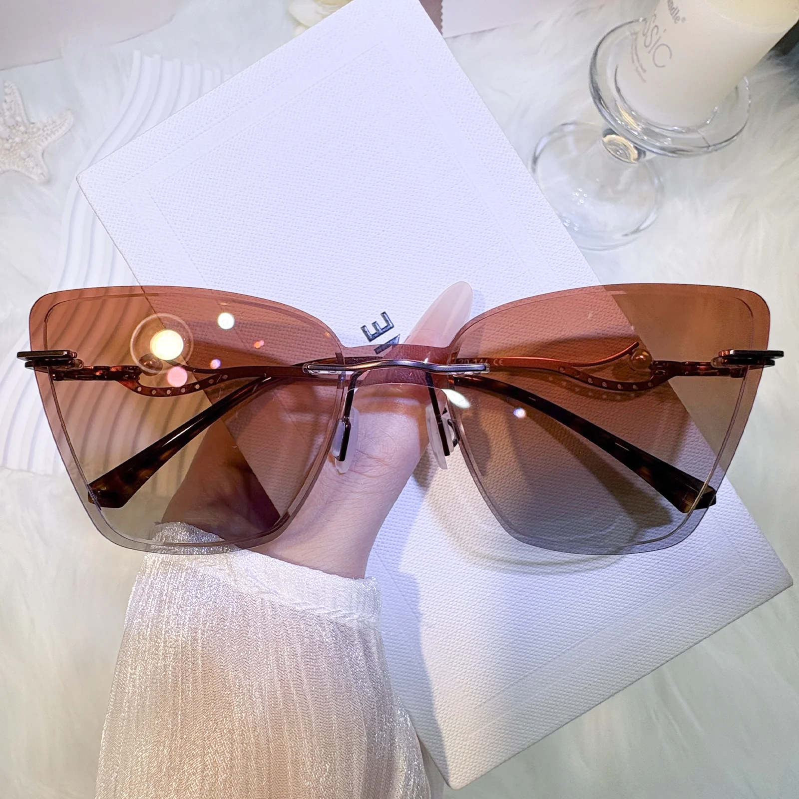 Noeva Sunglasses - Image 3