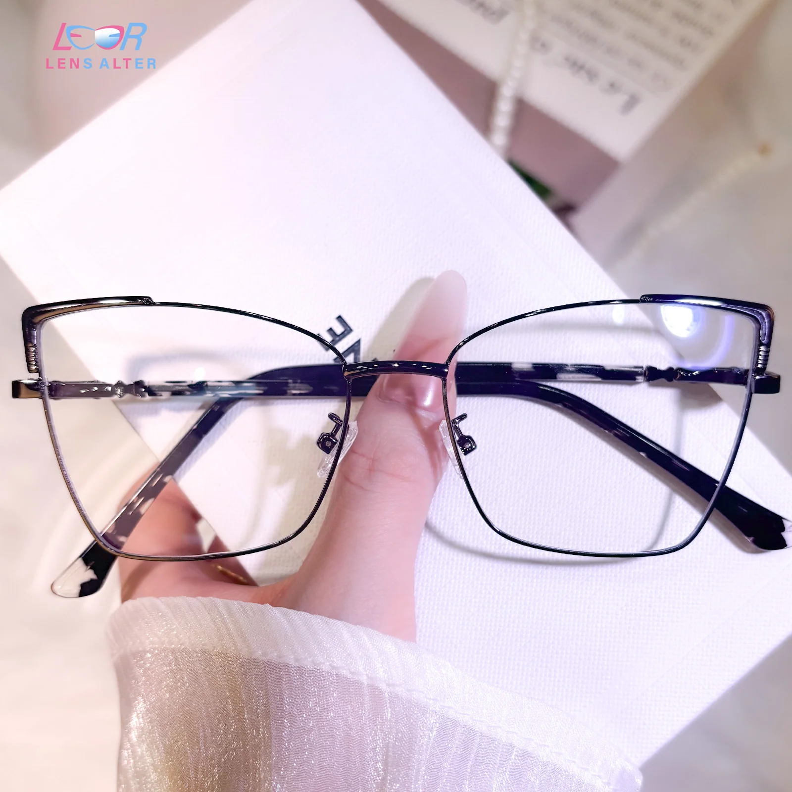 Noor Eyeglasses