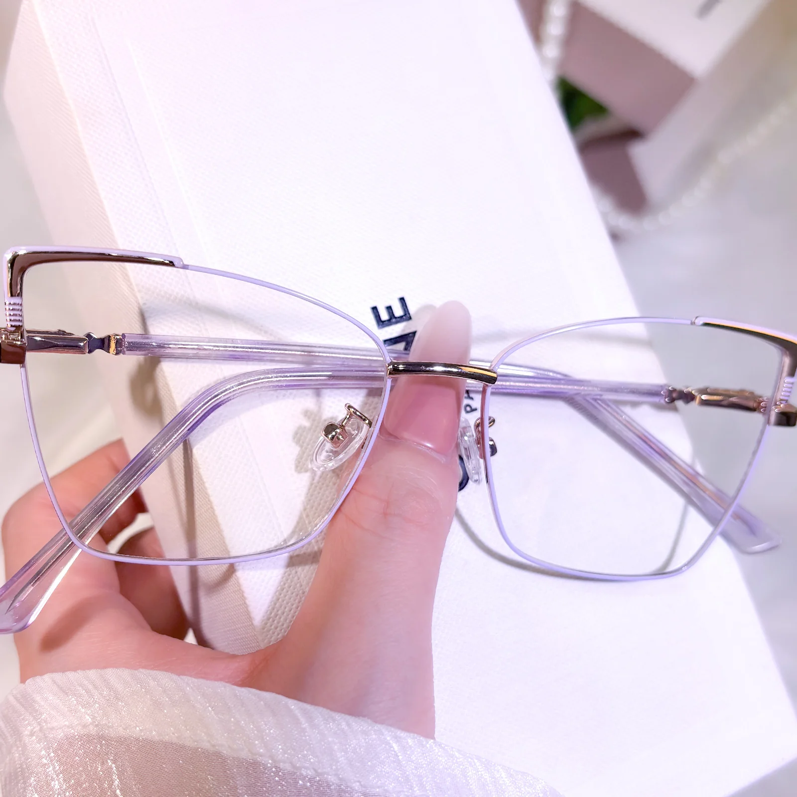 Noor Eyeglasses - Image 8
