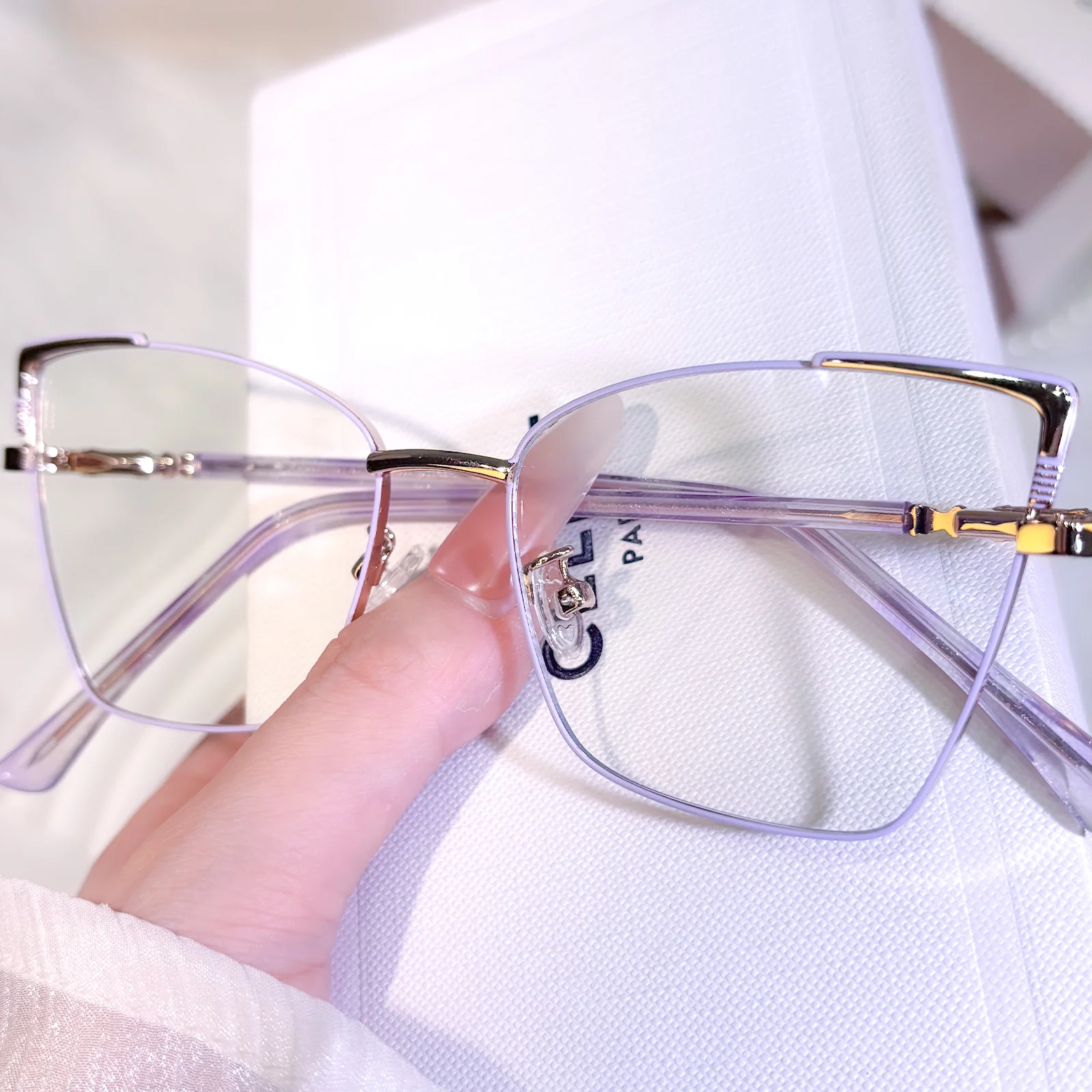 Noor Eyeglasses - Image 9