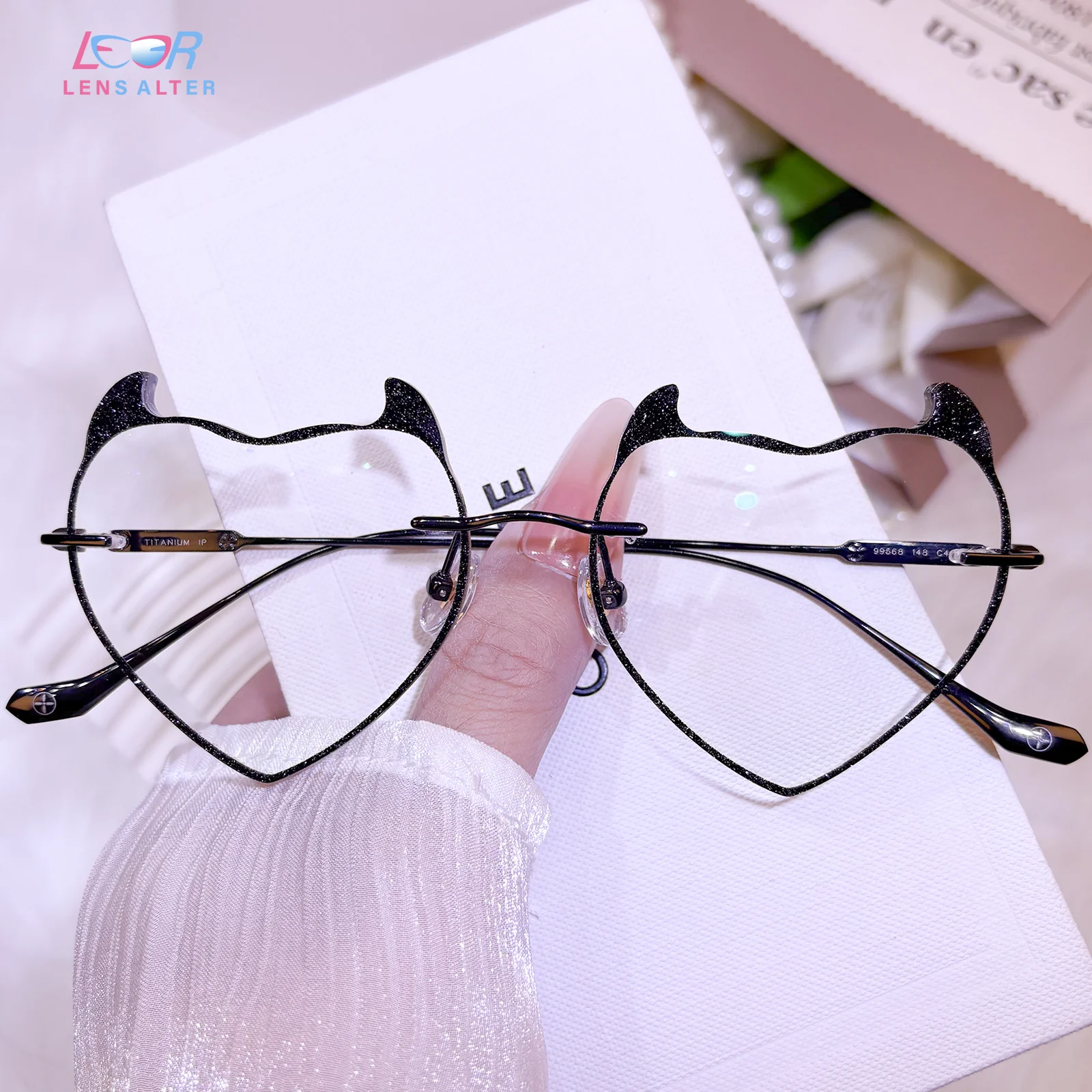 Nox Eyeglasses - Image 24