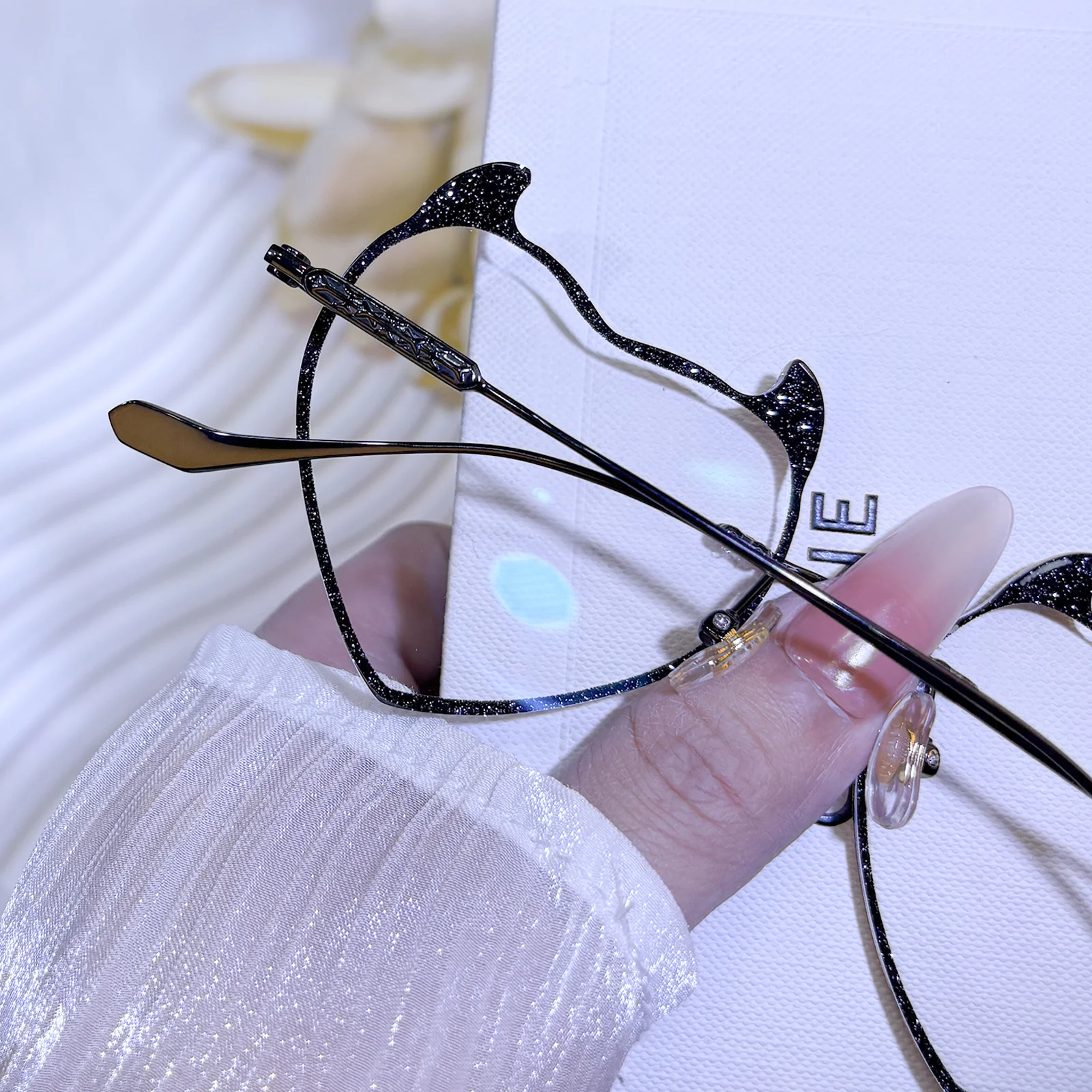 Nox Eyeglasses - Image 28