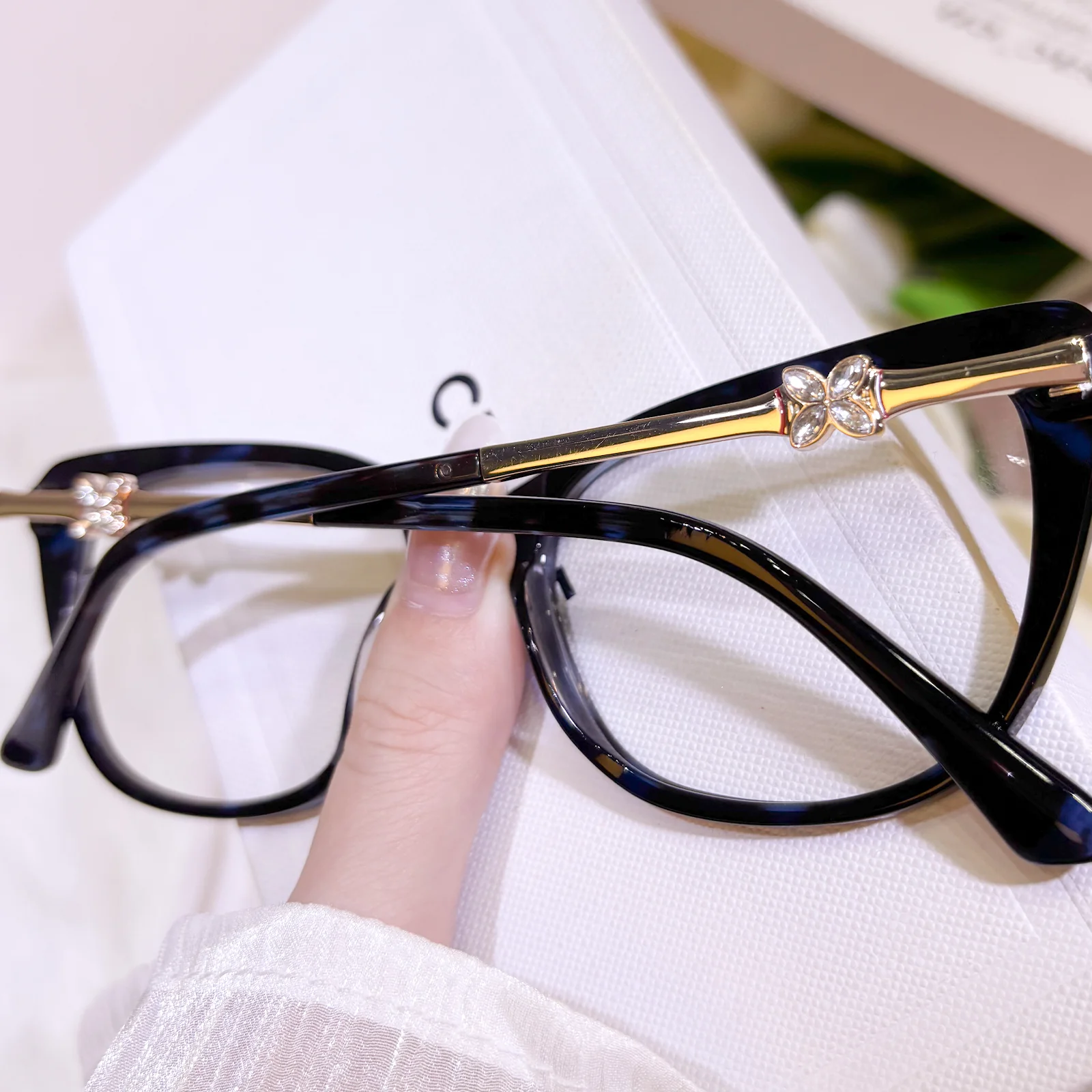Ophelia Eyeglasses - Image 10