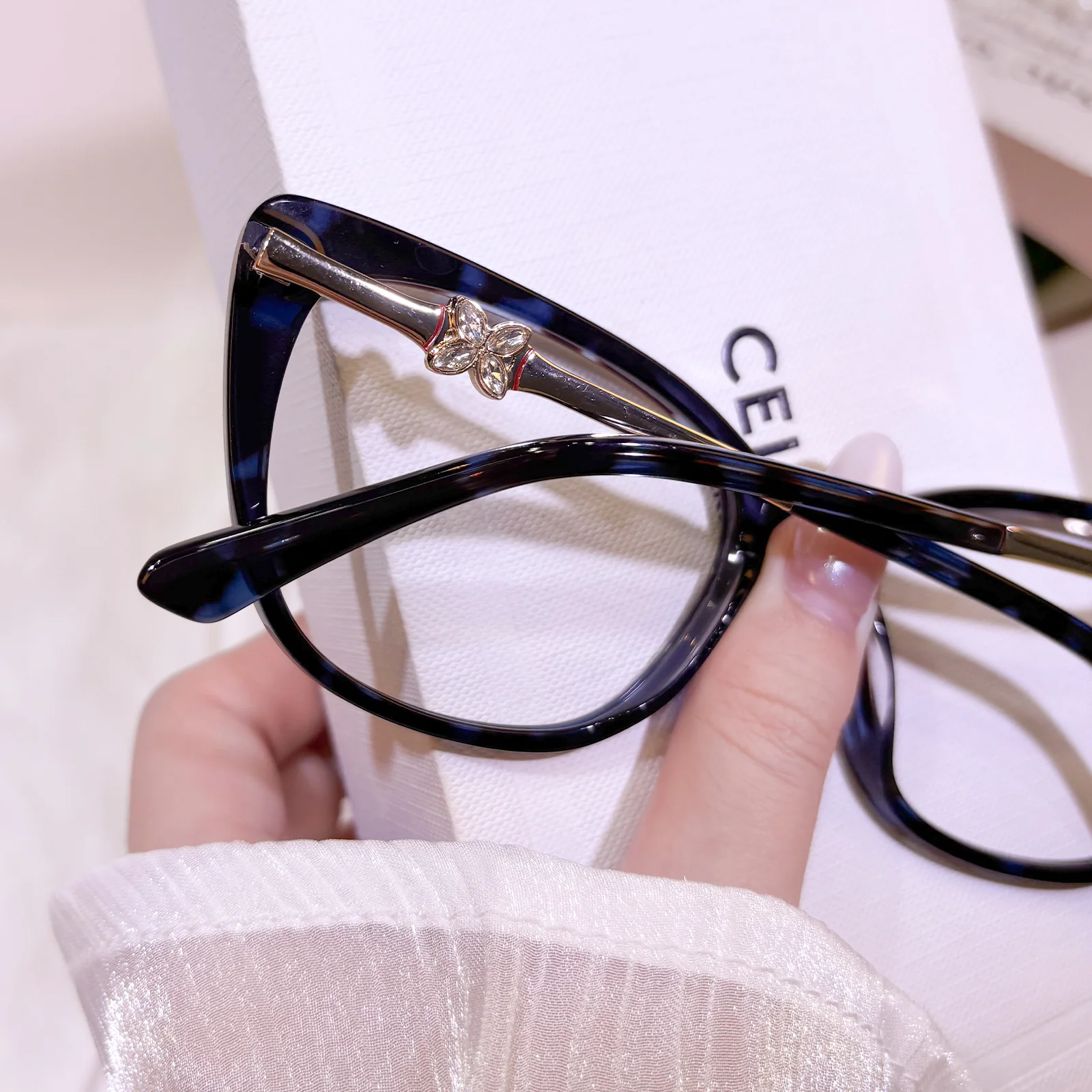 Ophelia Eyeglasses - Image 9