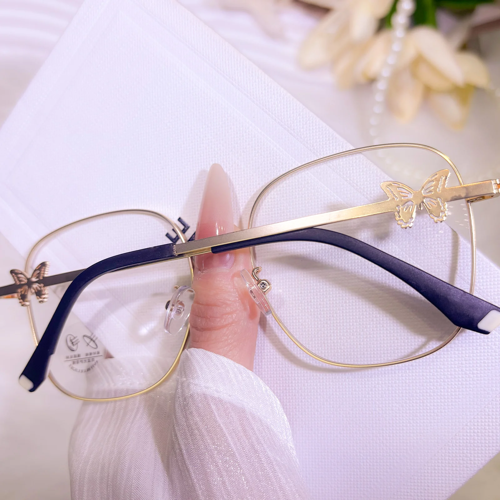 Papillon Eyeglasses - Image 13