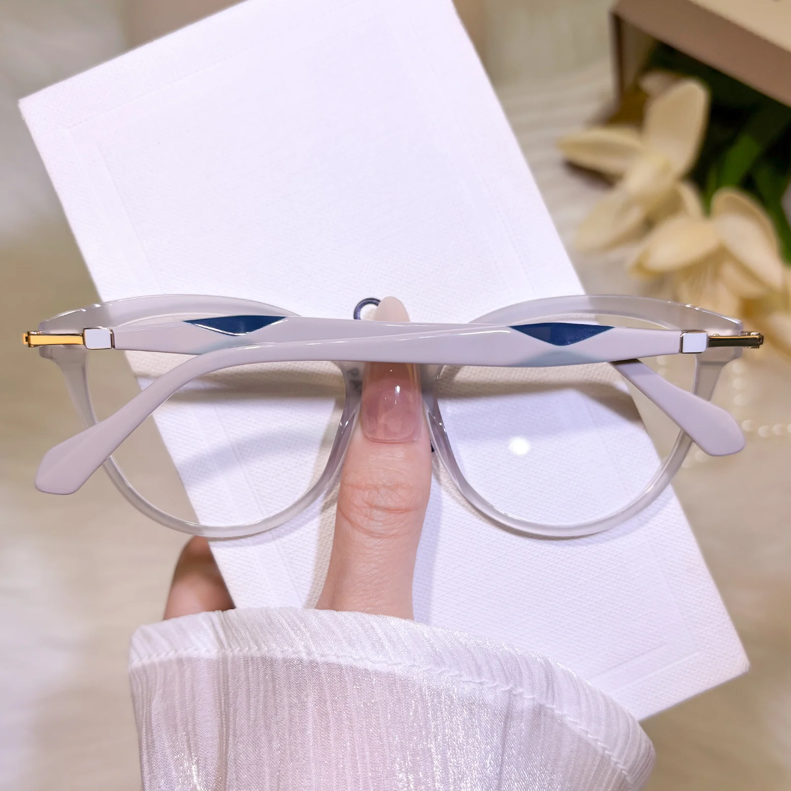 Plumeria Eyeglasses - Image 10