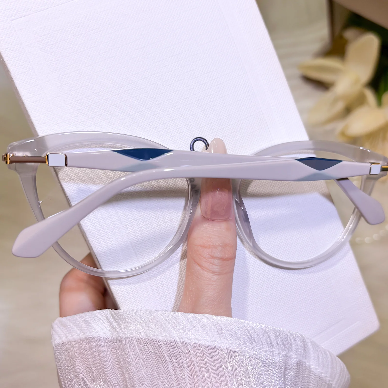 Plumeria Eyeglasses - Image 11