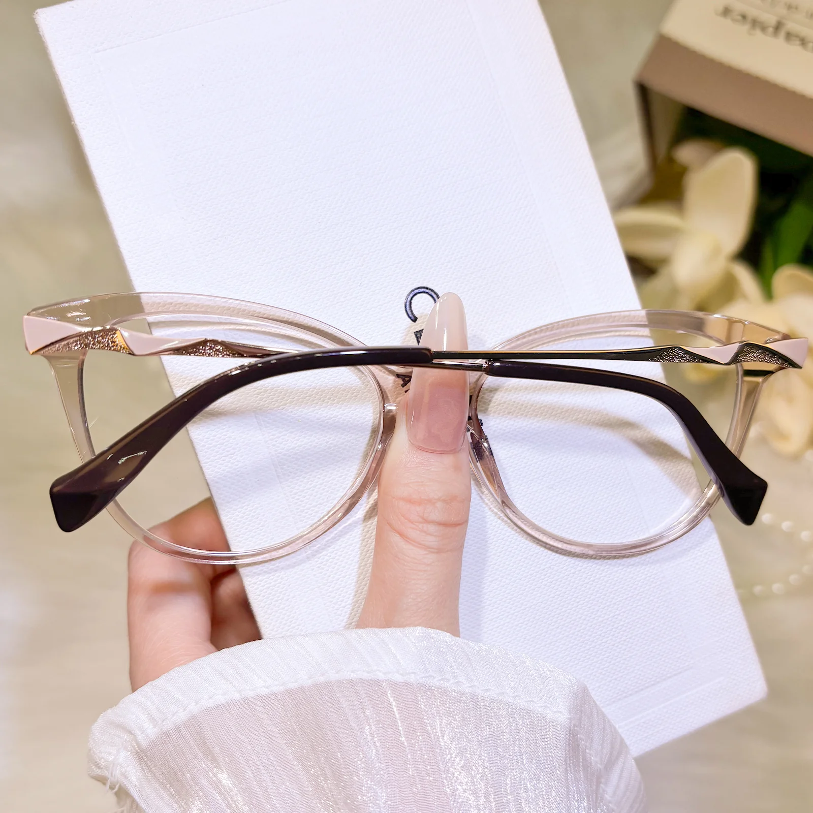 Roxyl Eyeglasses - Image 11