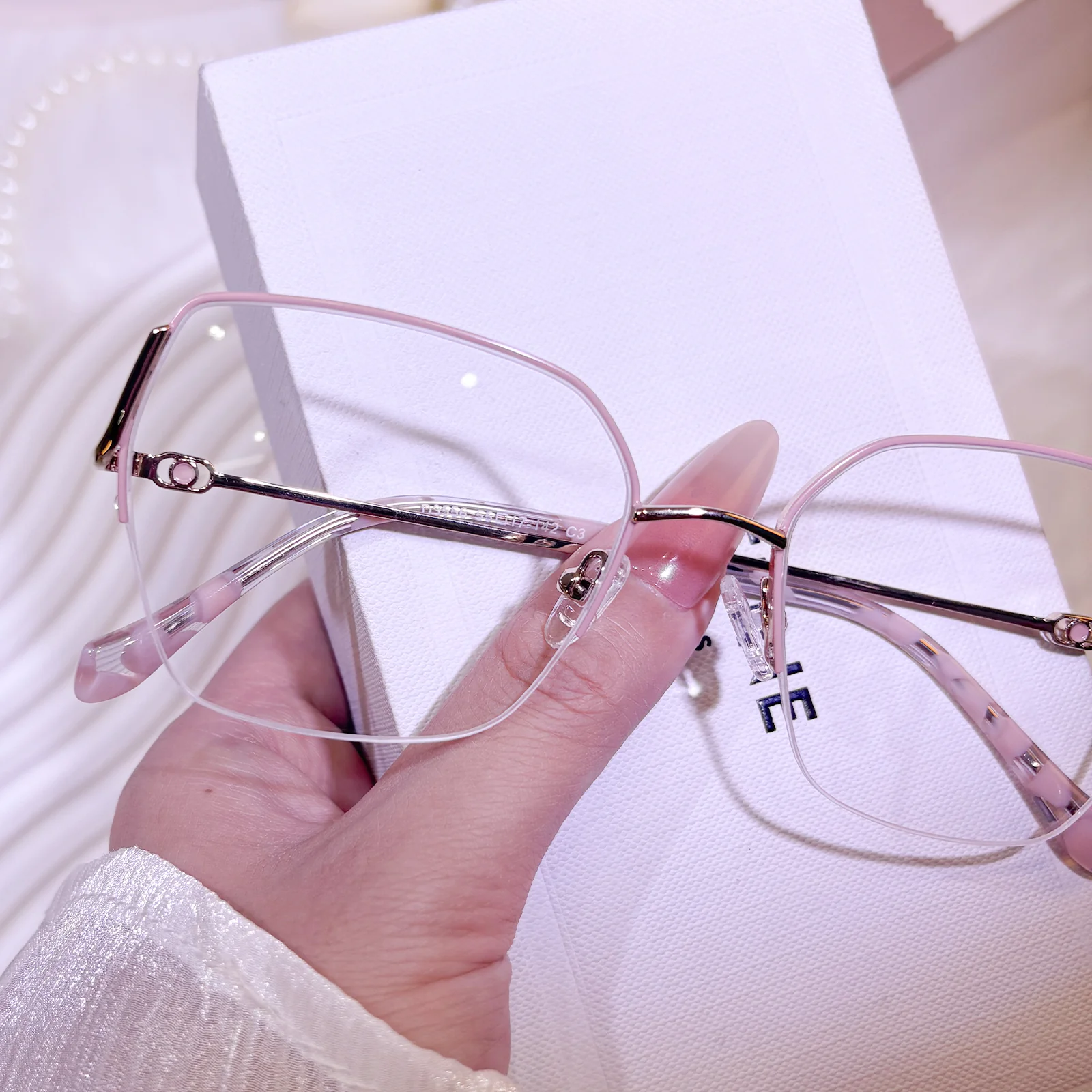 Saniya Eyeglasses - Image 2