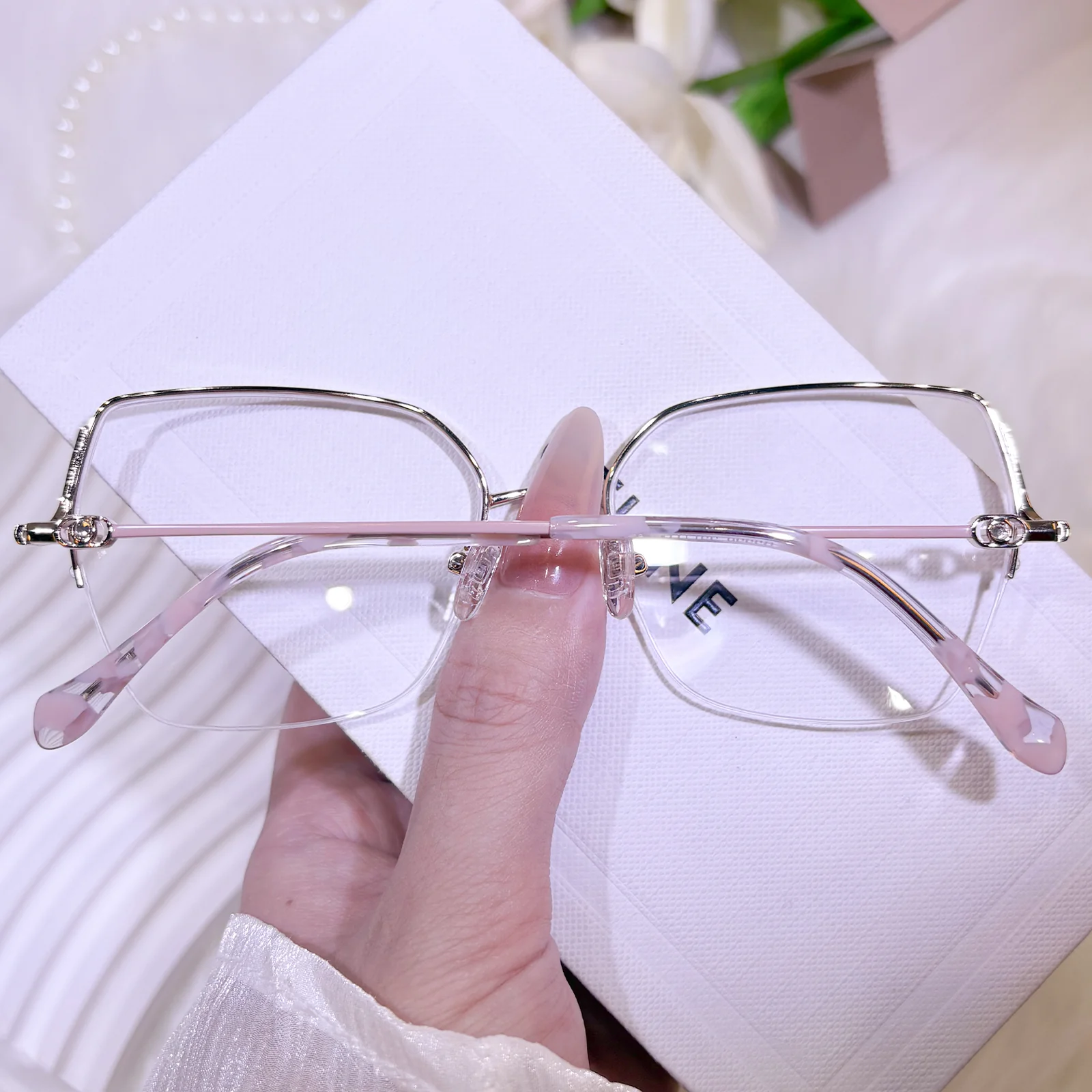 Saniya Eyeglasses - Image 4