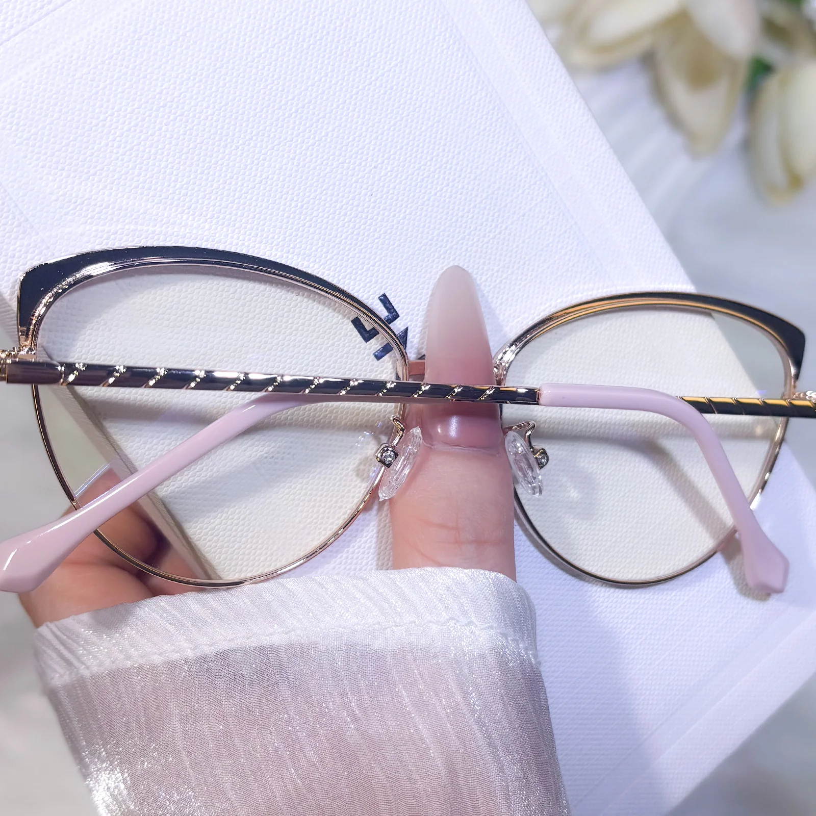 Shaye Eyeglasses - Image 17