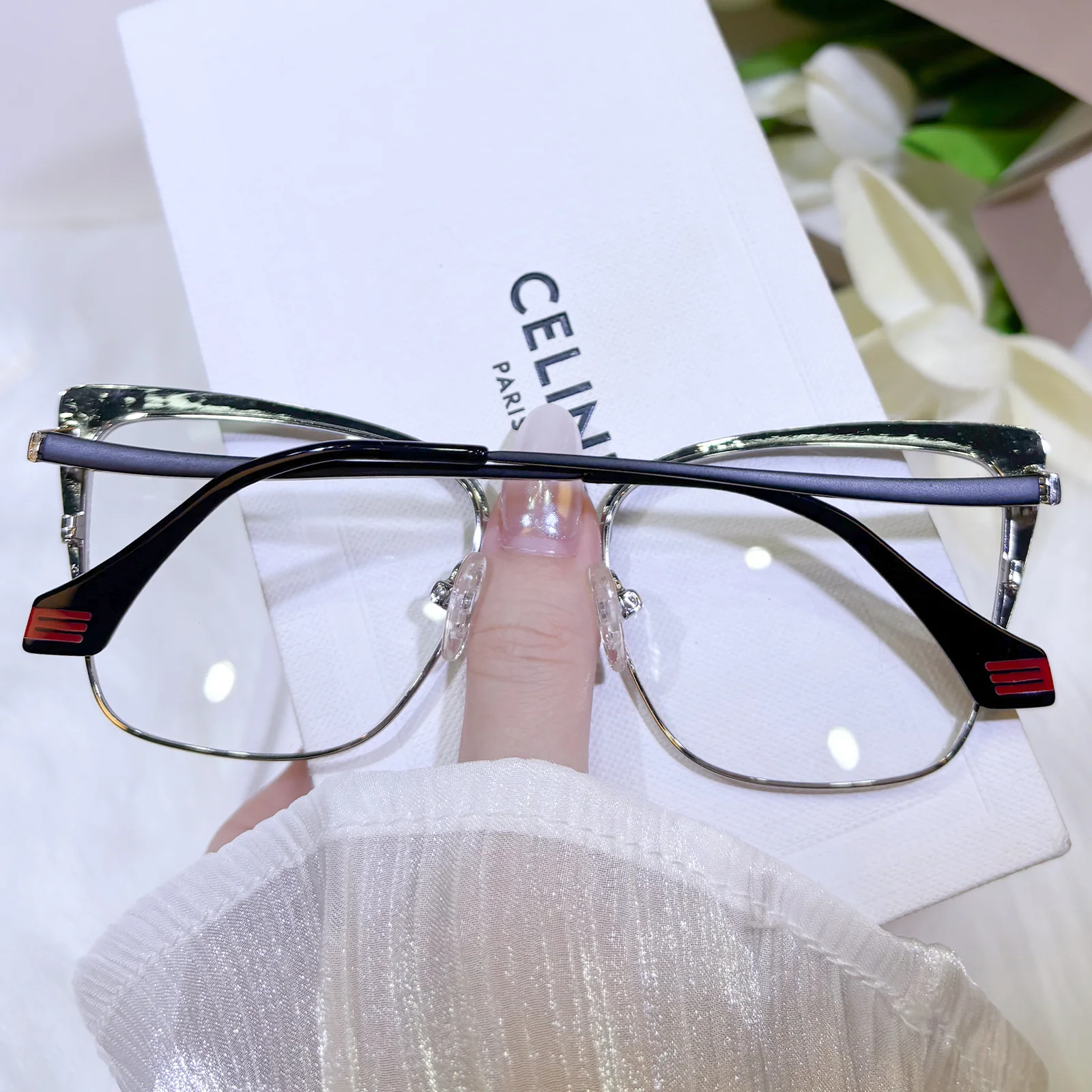 Sira Eyeglasses - Image 10