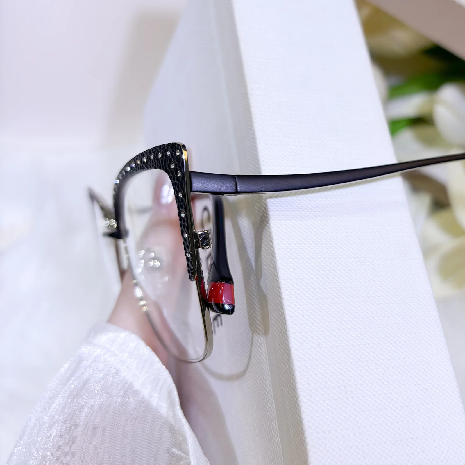 Sira Eyeglasses - Image 8