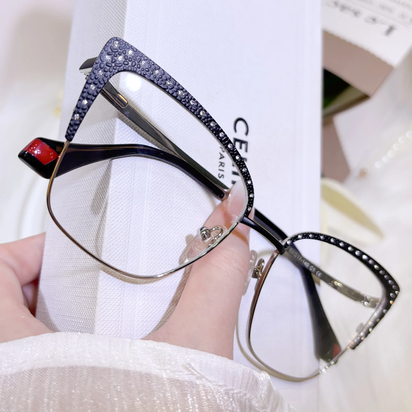 Sira Eyeglasses - Image 9