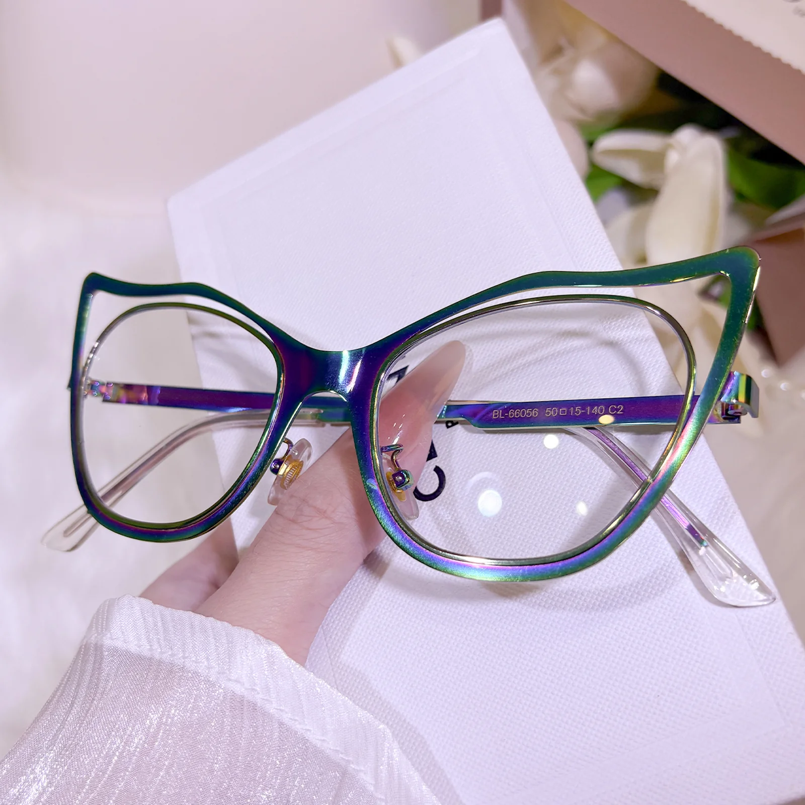 Siren Eyeglasses - Image 10