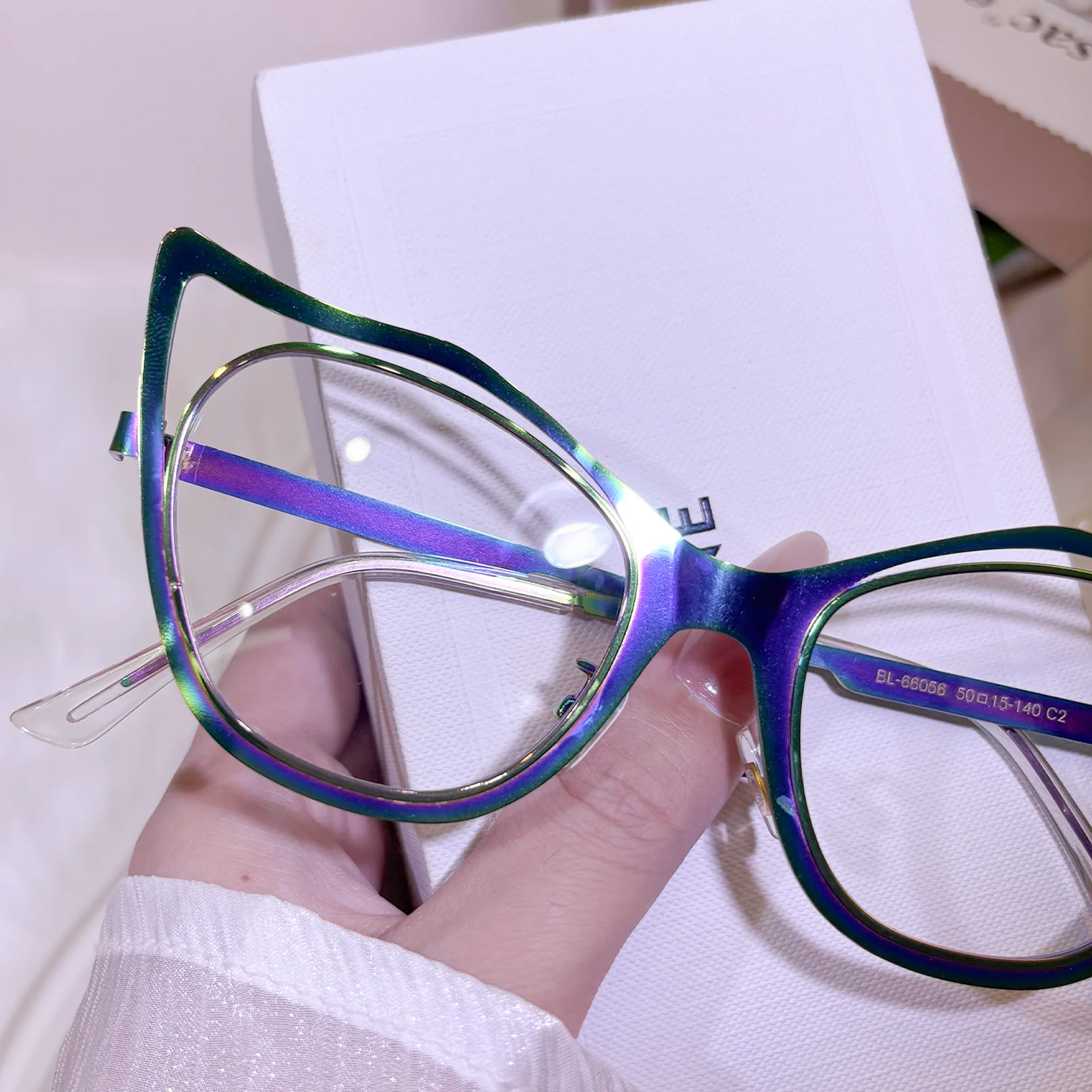 Siren Eyeglasses - Image 11