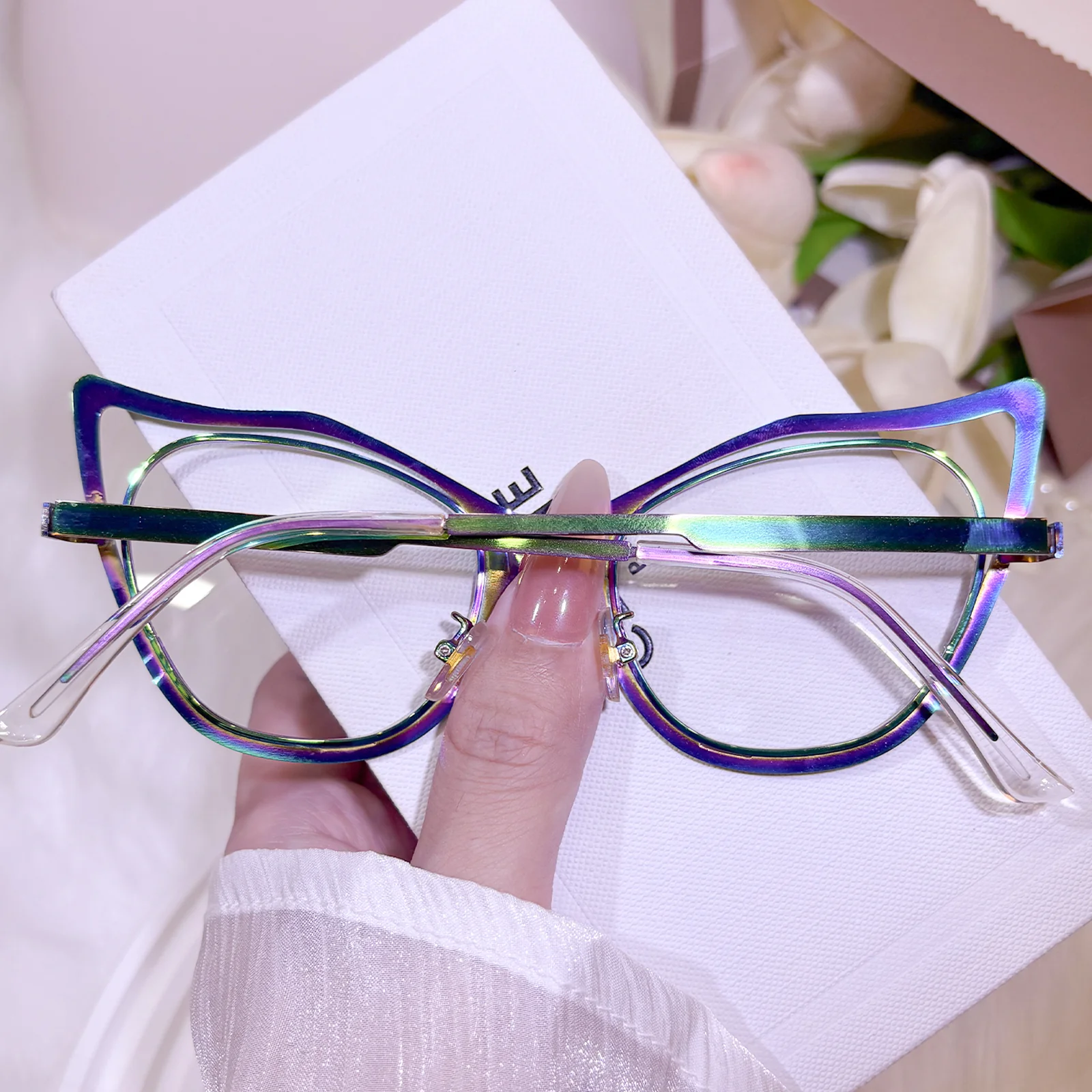 Siren Eyeglasses - Image 8