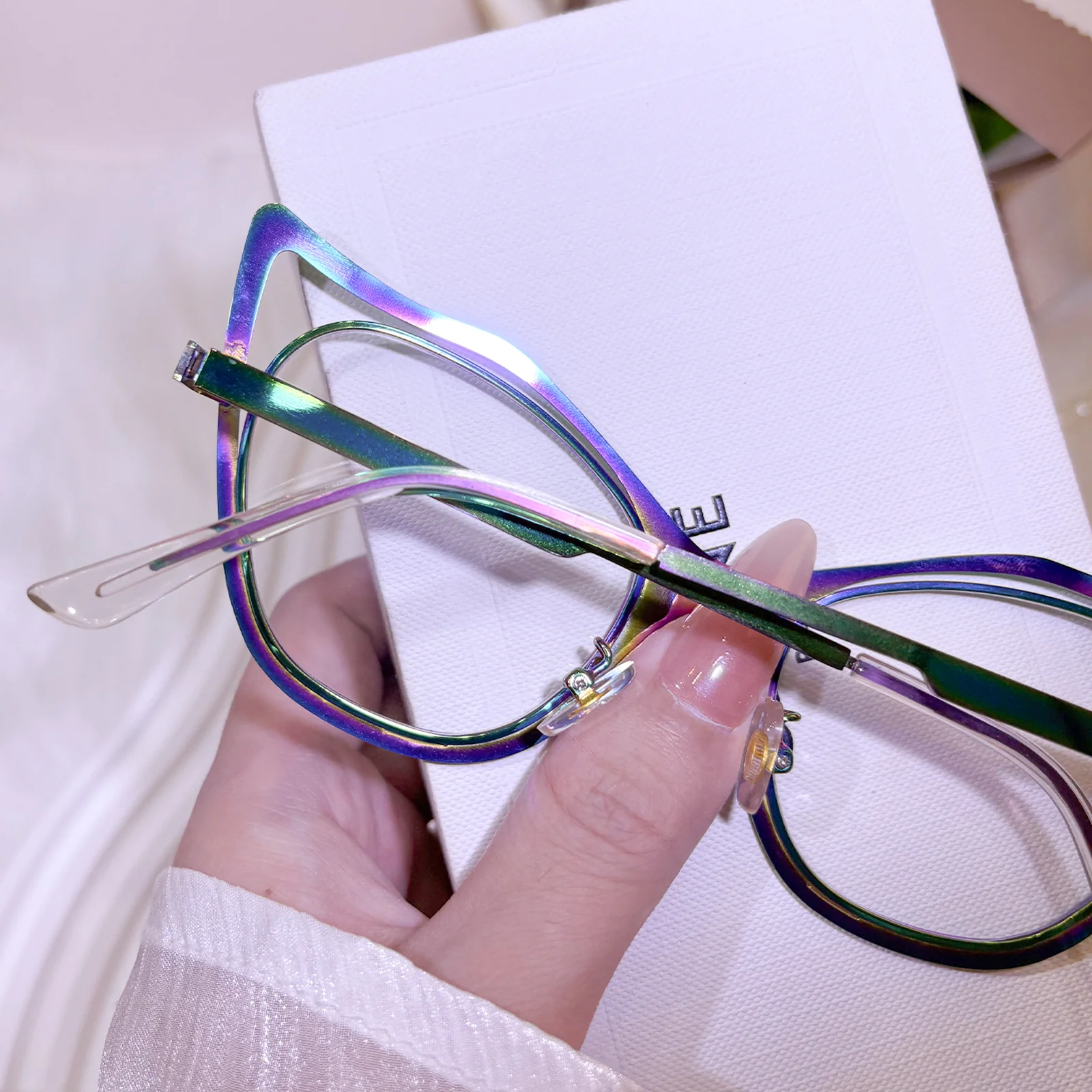 Siren Eyeglasses - Image 9