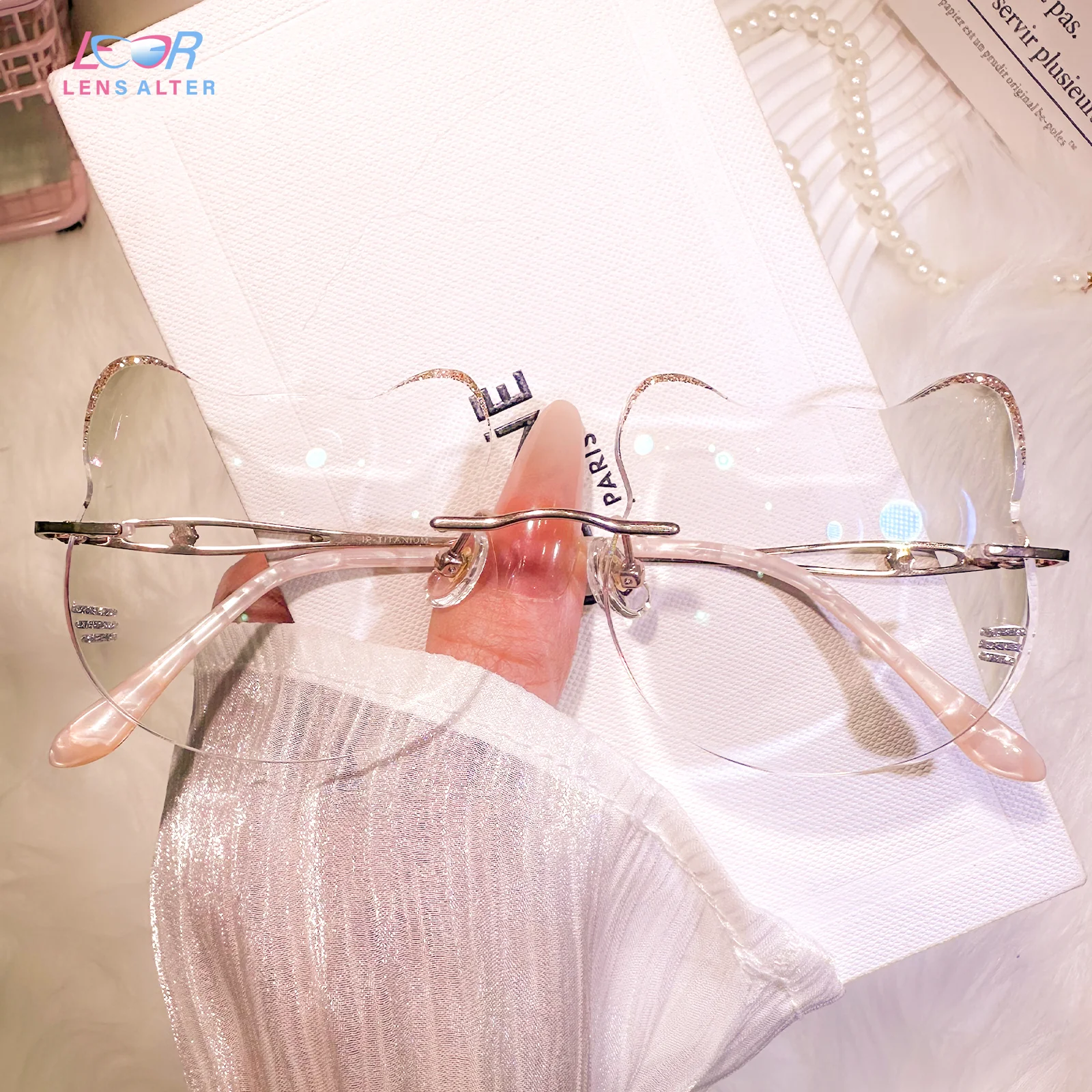 Sora Eyeglasses - Image 16