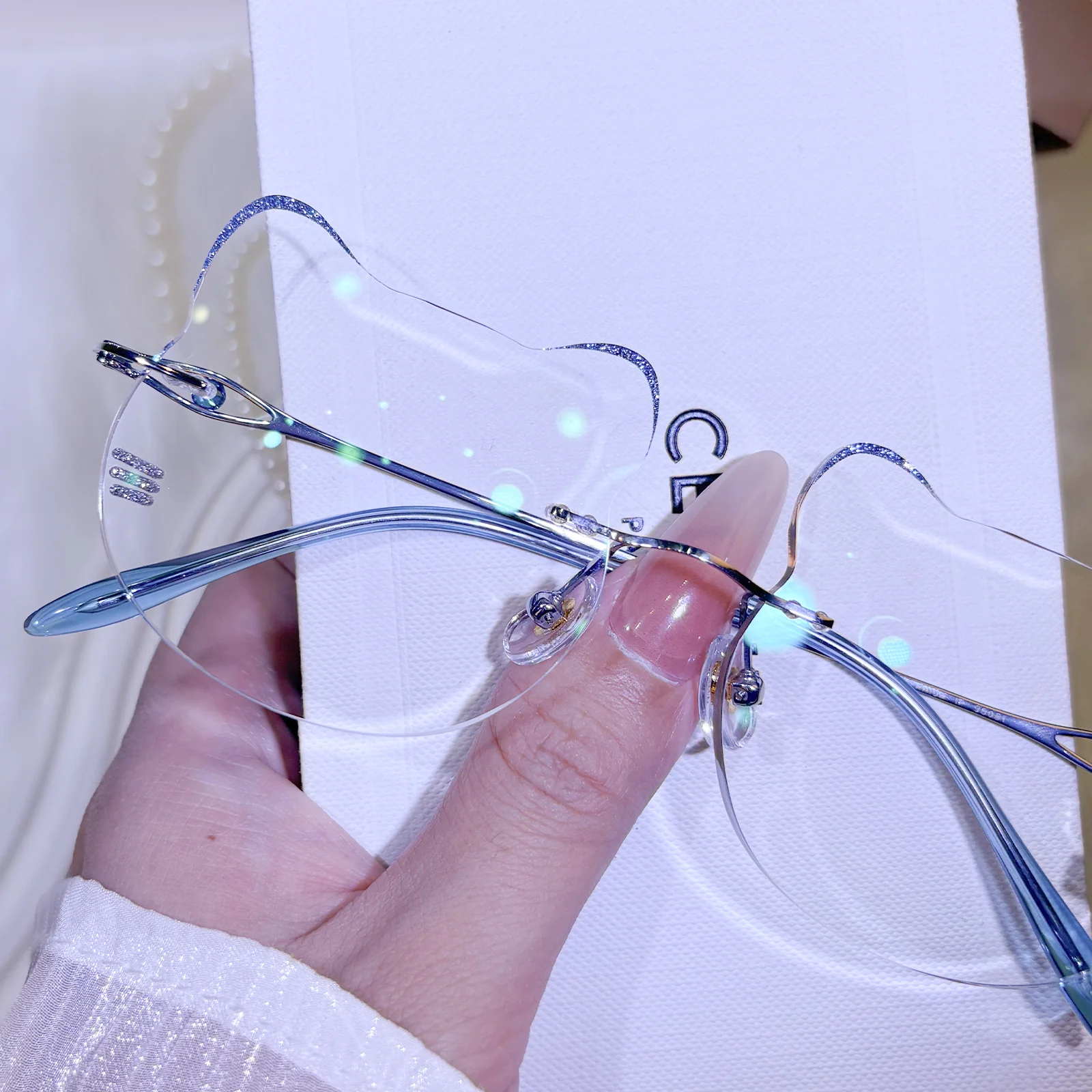 Sora Eyeglasses - Image 3