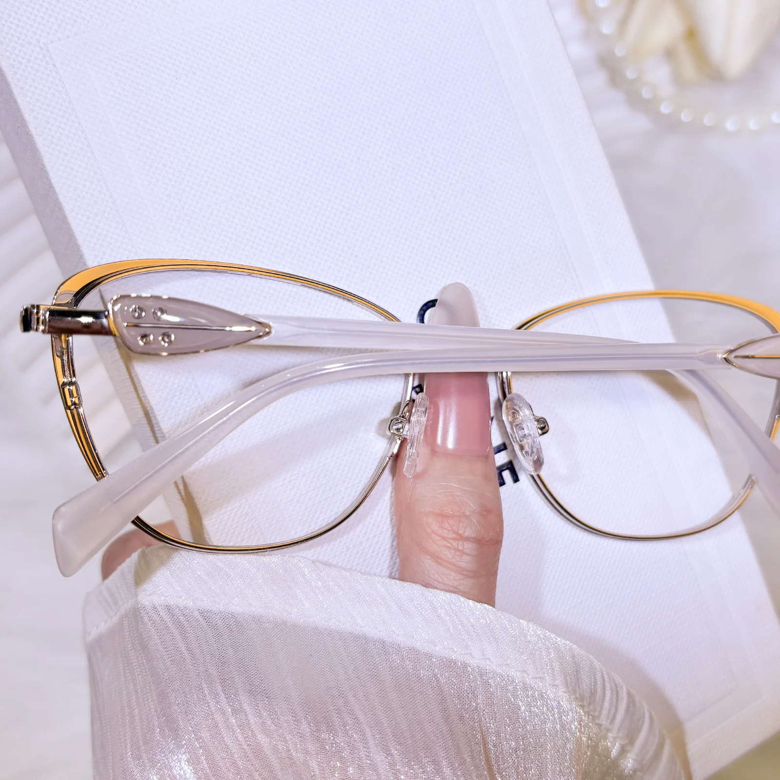 Sovana Eyeglasses - Image 17