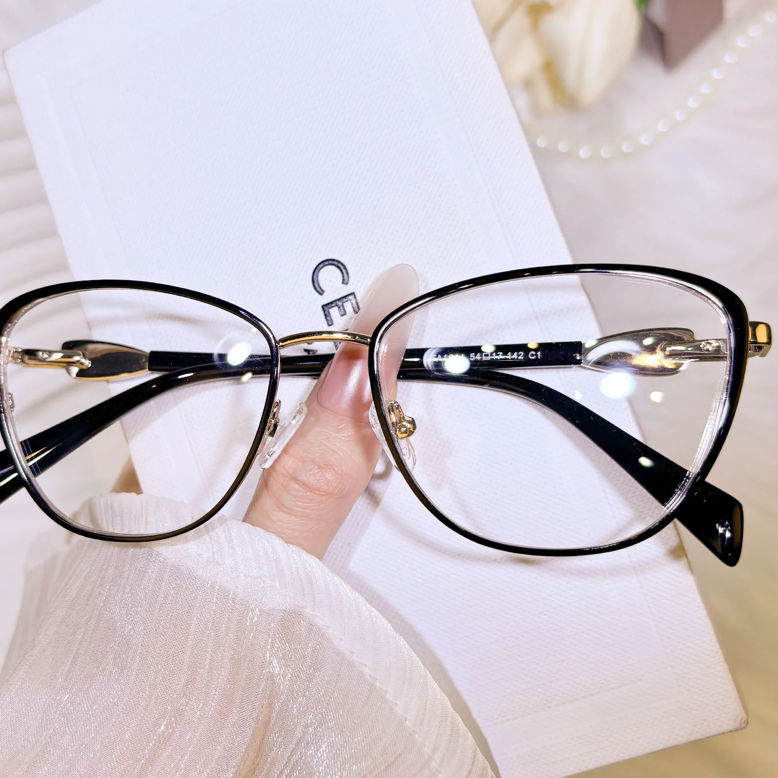 Sovana Eyeglasses - Image 3