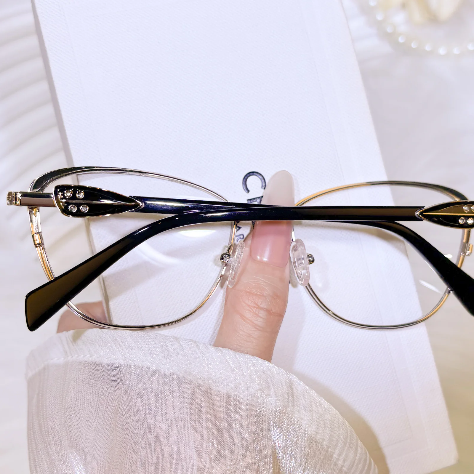 Sovana Eyeglasses - Image 5