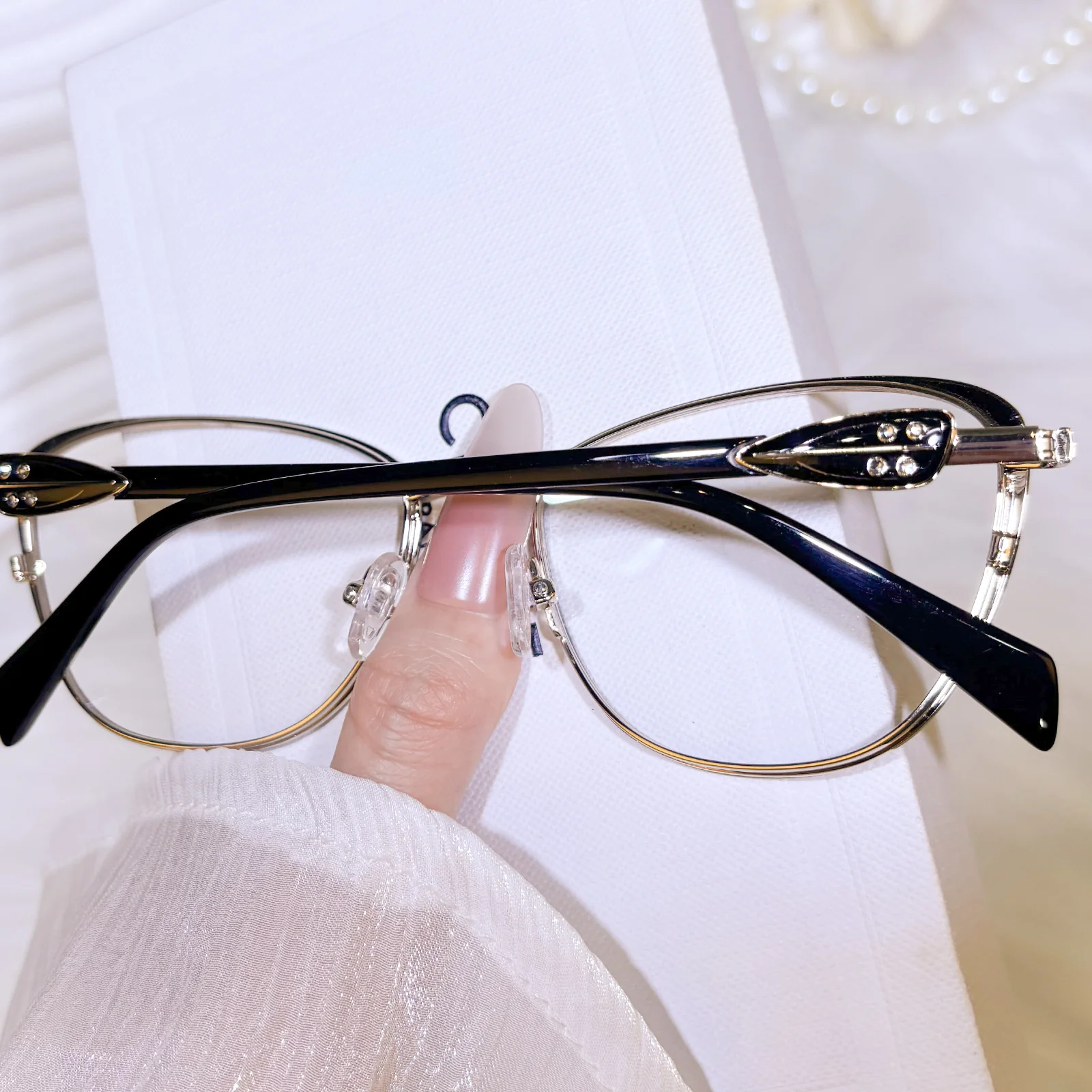 Sovana Eyeglasses - Image 6