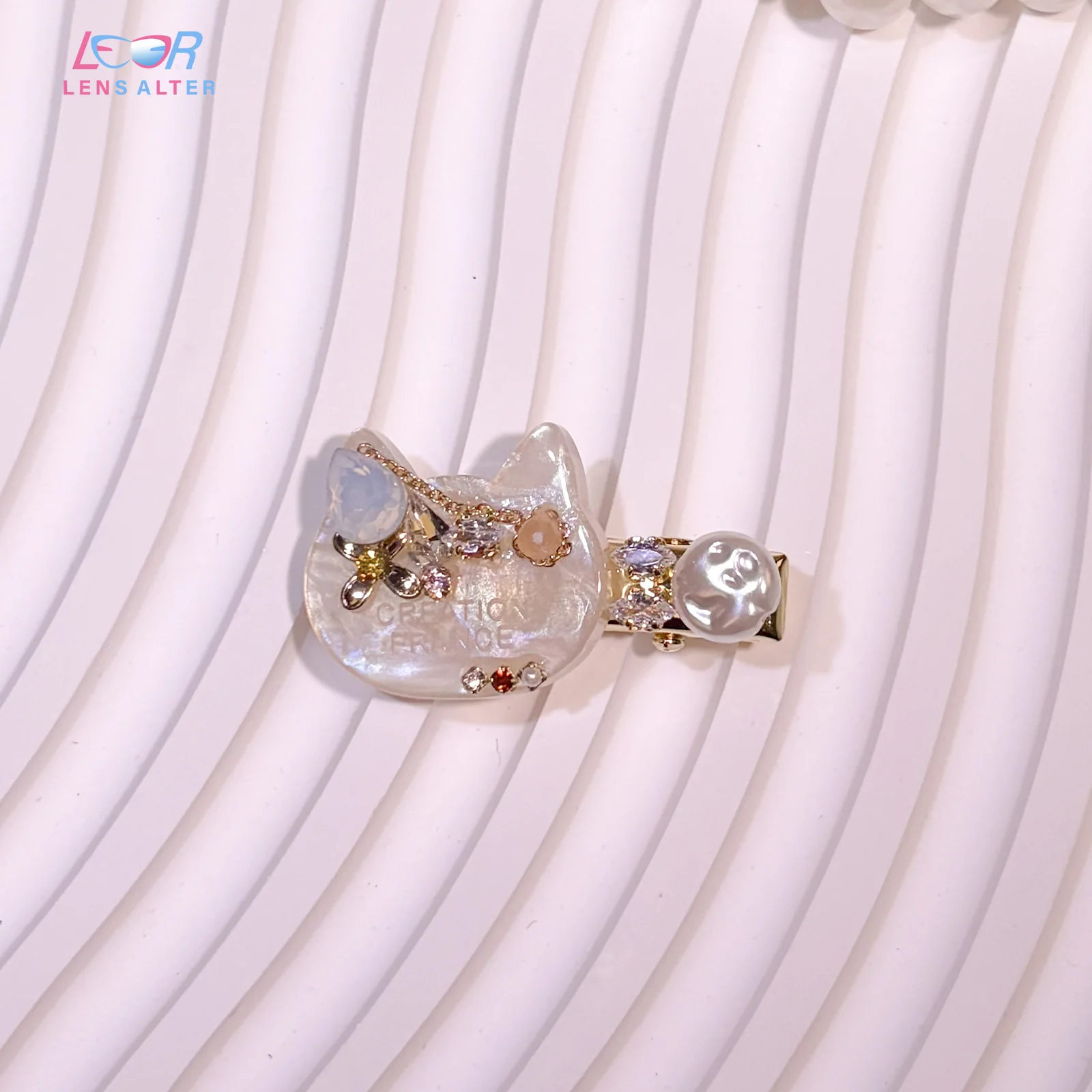 Sunny Cat Hair Clip
