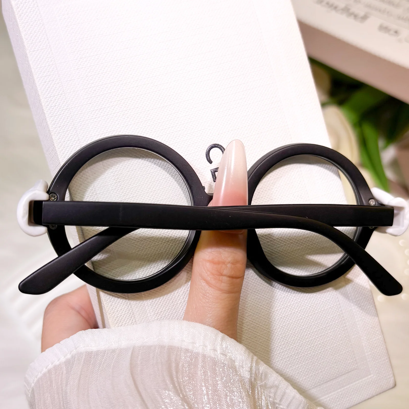 Thum Eyeglasses - Image 11