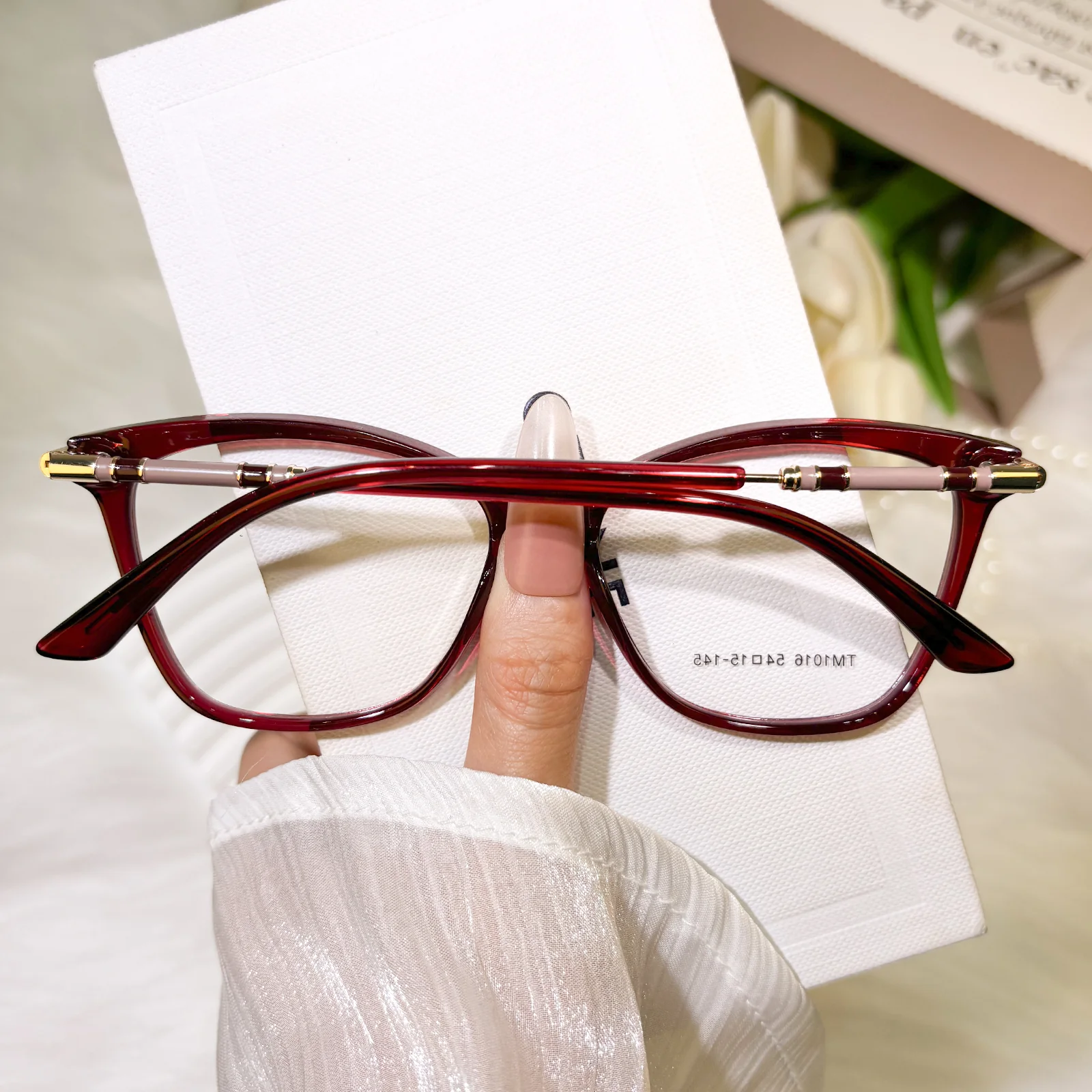 Tunny Eyeglasses - Image 10
