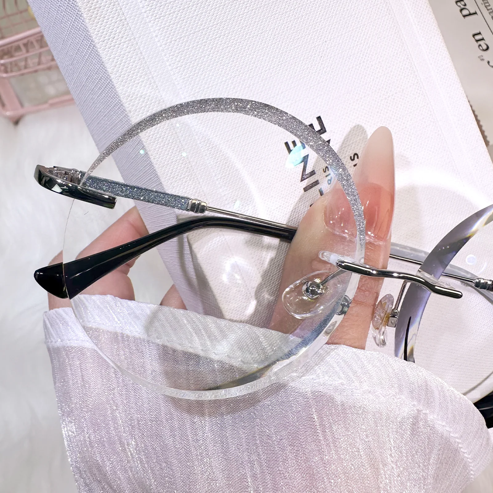 Veliz Eyeglasses - Image 6