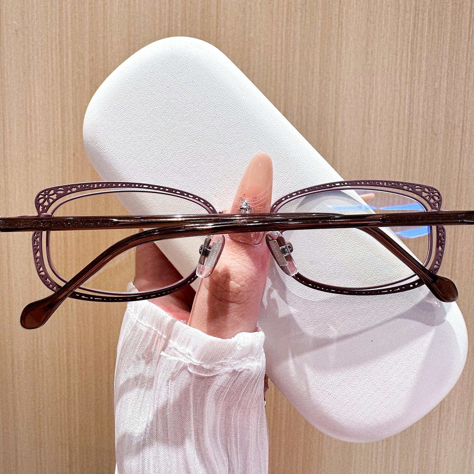 Victoria Eyeglasses - Image 3