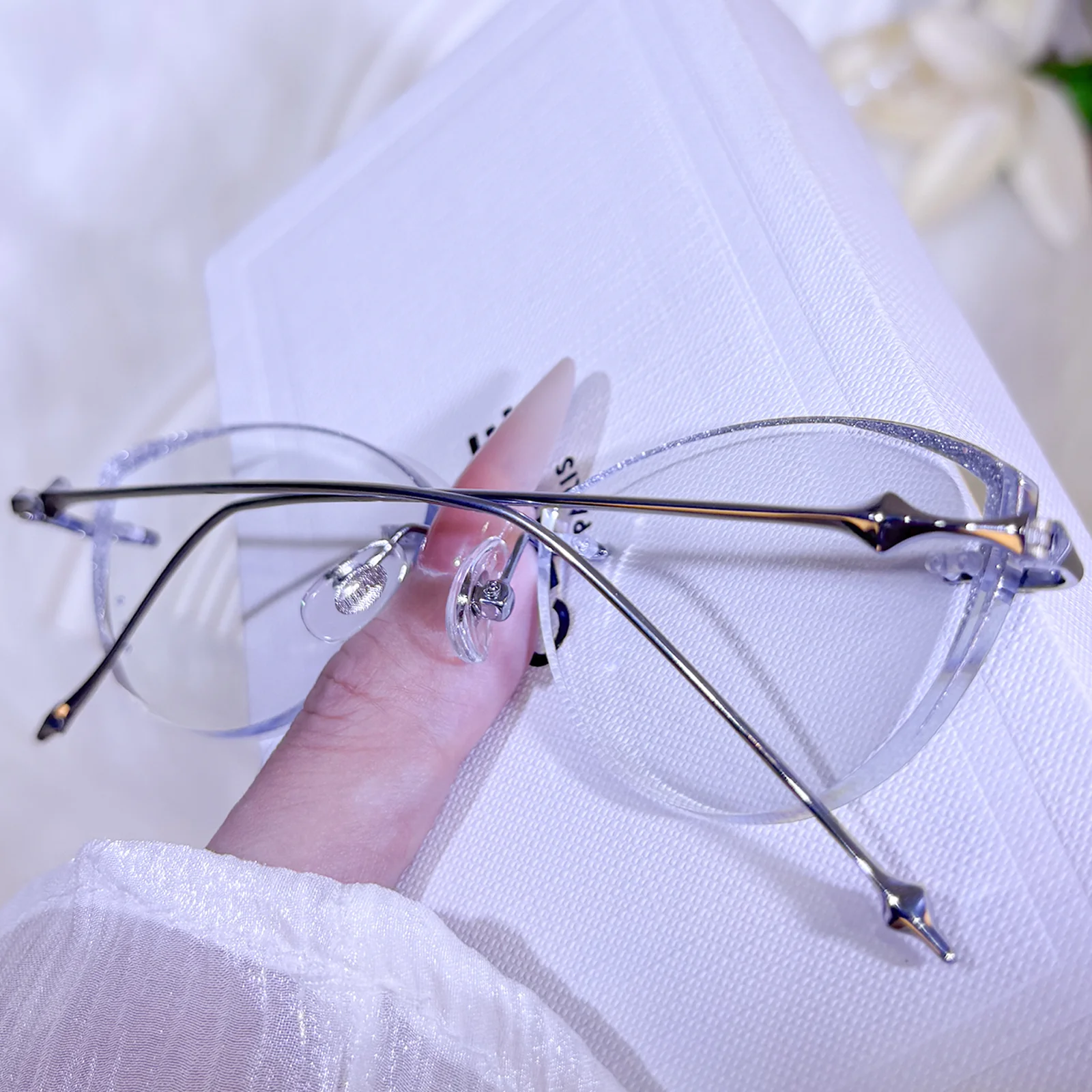 Vivi Eyeglasses - Image 11