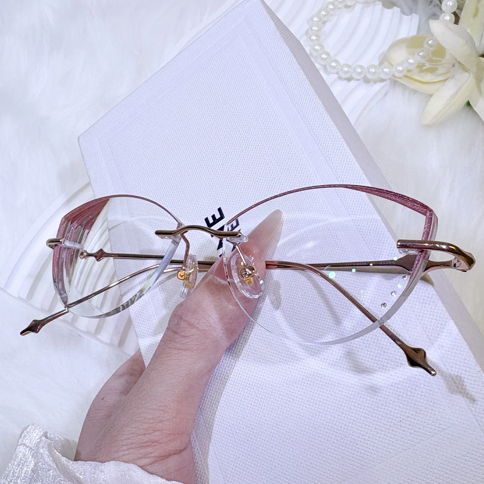 Vivi Eyeglasses - Image 2