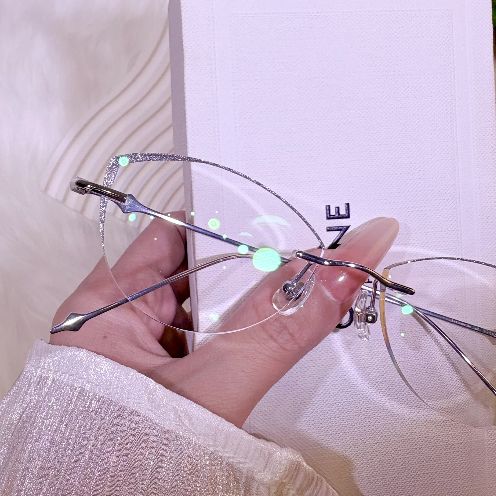 Vivi Eyeglasses - Image 8