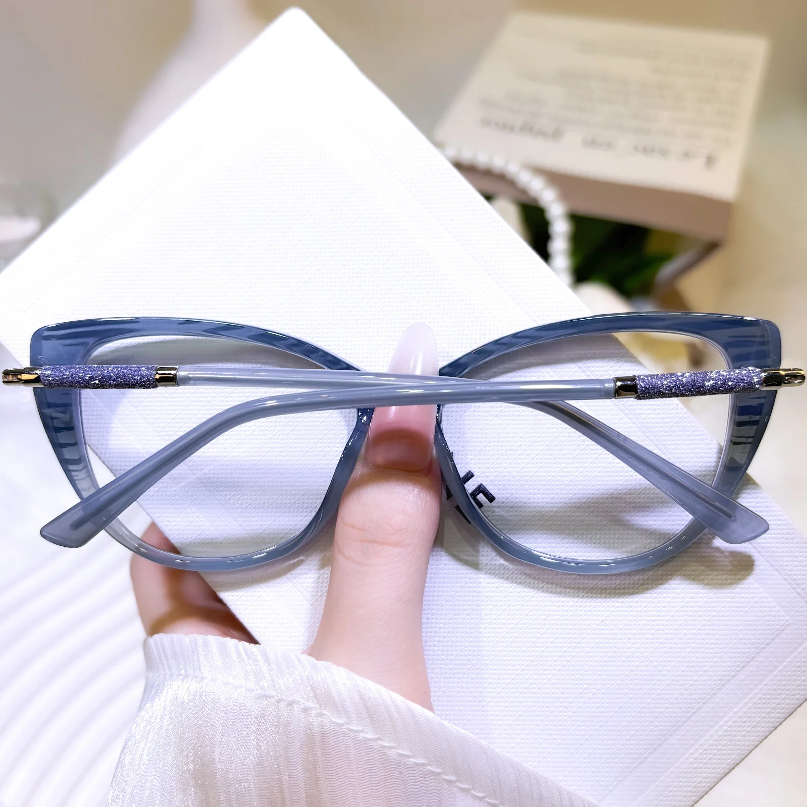 Vixia Eyeglasses - Image 10