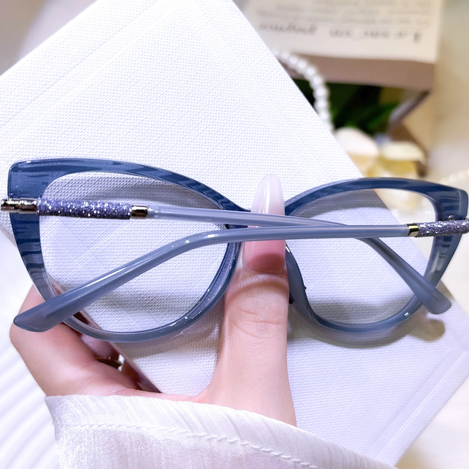 Vixia Eyeglasses - Image 11