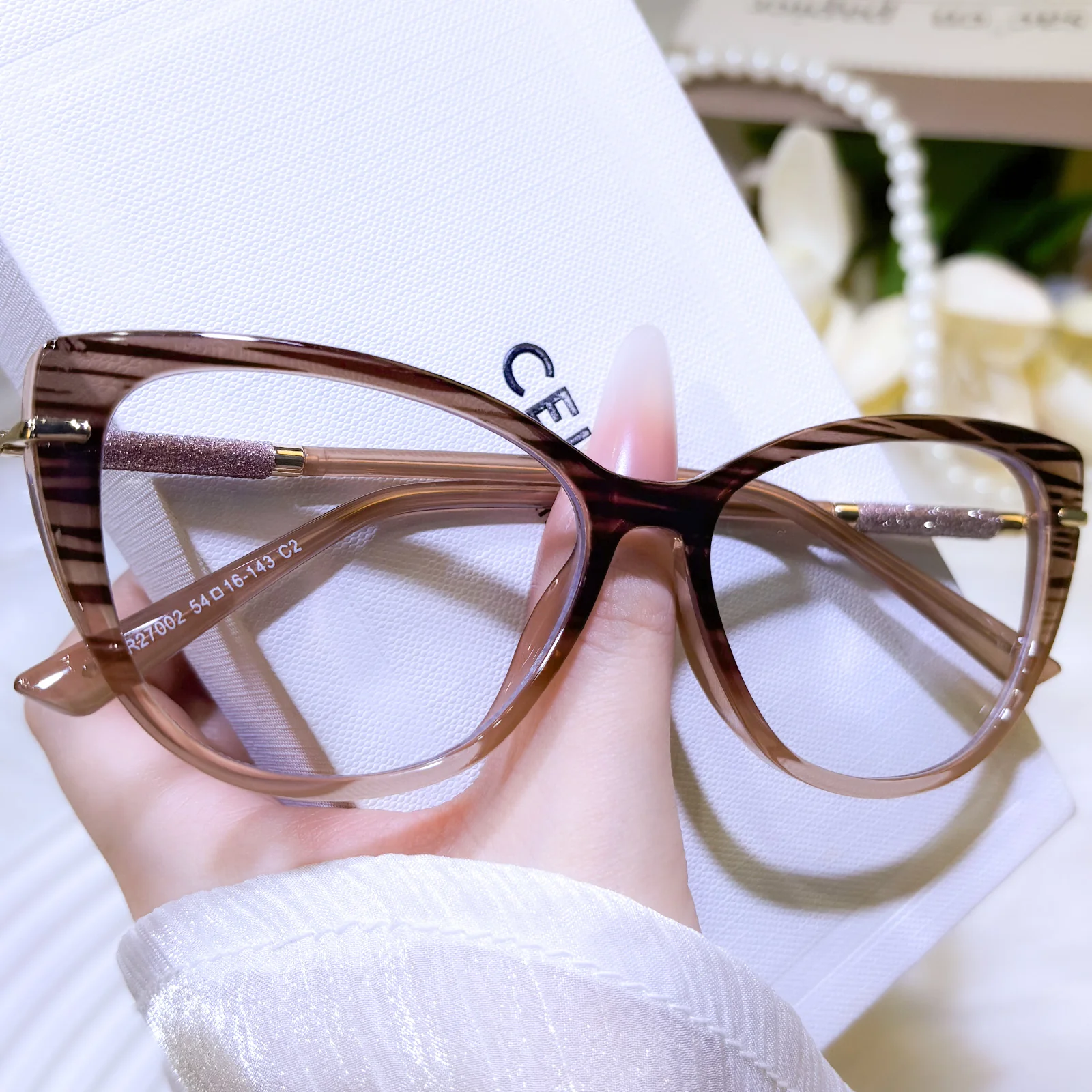 Vixia Eyeglasses - Image 14