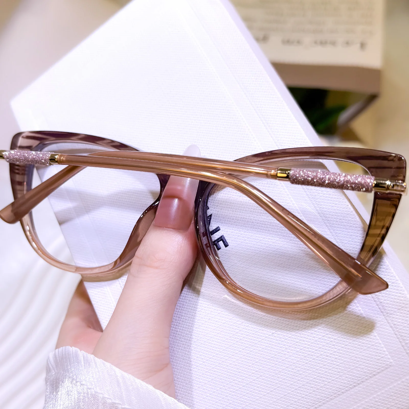 Vixia Eyeglasses - Image 18